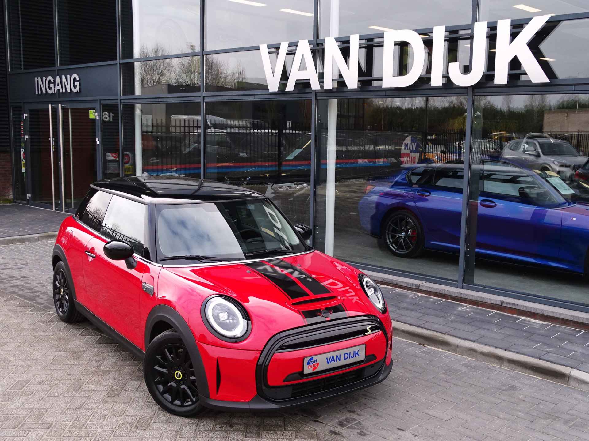 MINI Mini Electric Business Edition Camera Led Apple-CarPlay Verd.Ruiten Driv.Ass. Sportstoelen Navi.Pro 16" LM Velgen Victory Black. - 2/35