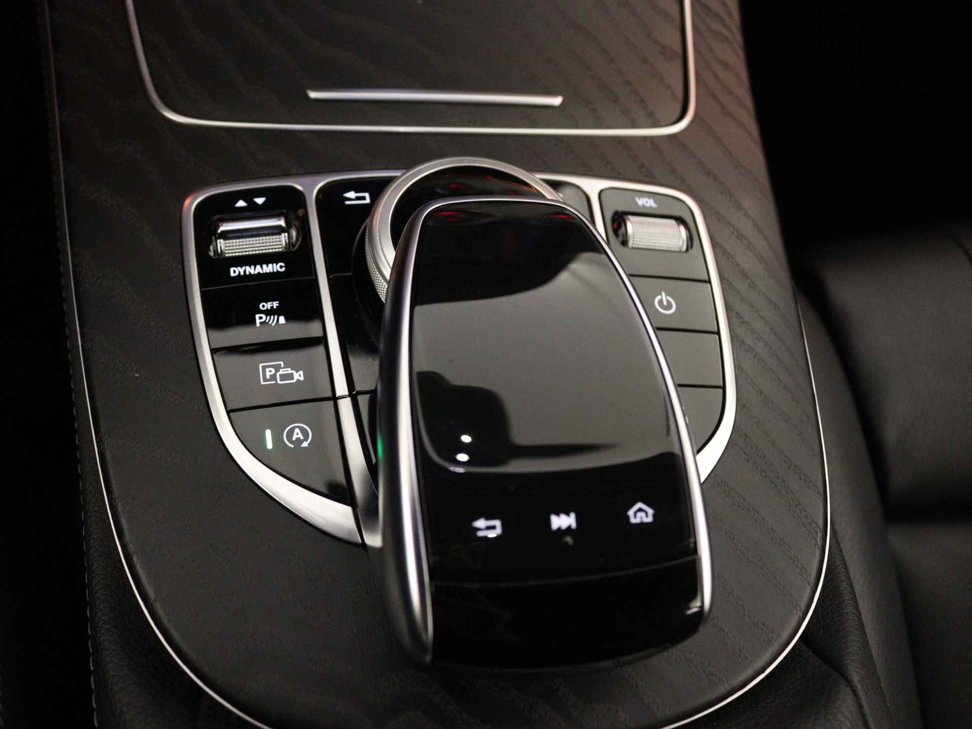 Mercedes-Benz E-Klasse Cabrio 200 Premium Plus Limited | AMG | Sfeerverlichting | Navigatie | Memory Seats | Stoel+Nekverwarming |  Parkeersensoren + Camera | Inclusief 24 MB Premium Certified garantie voor Europa. - 11/42