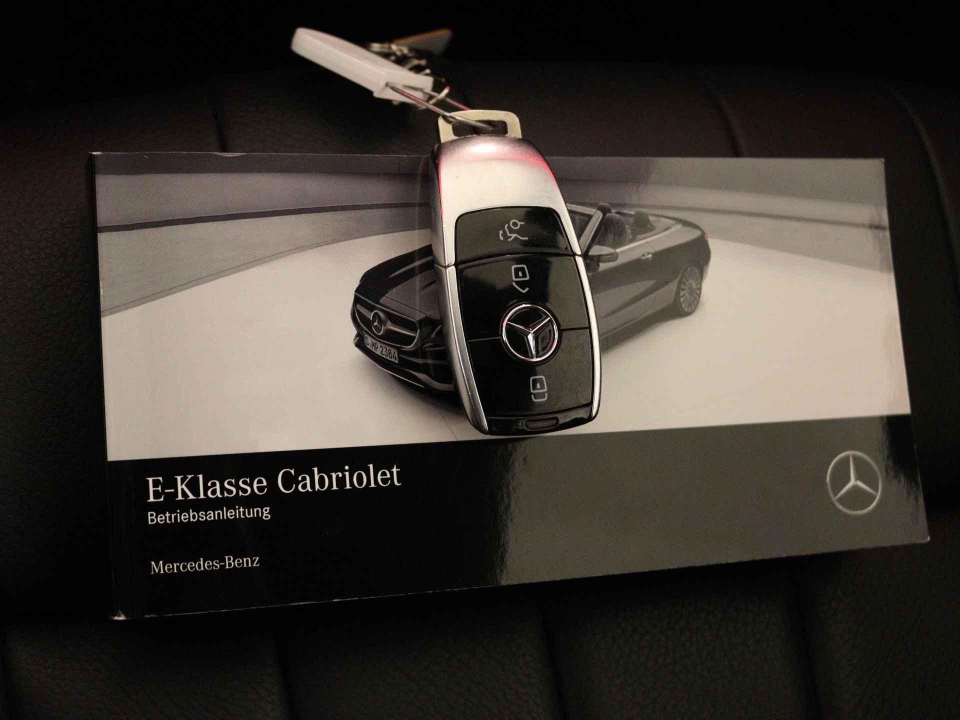 Mercedes-Benz E-Klasse Cabrio 200 Premium Plus Limited | AMG | Sfeerverlichting | Navigatie | Memory Seats | Stoel+Nekverwarming |  Parkeersensoren + Camera | Inclusief 24 MB Premium Certified garantie voor Europa. - 12/42