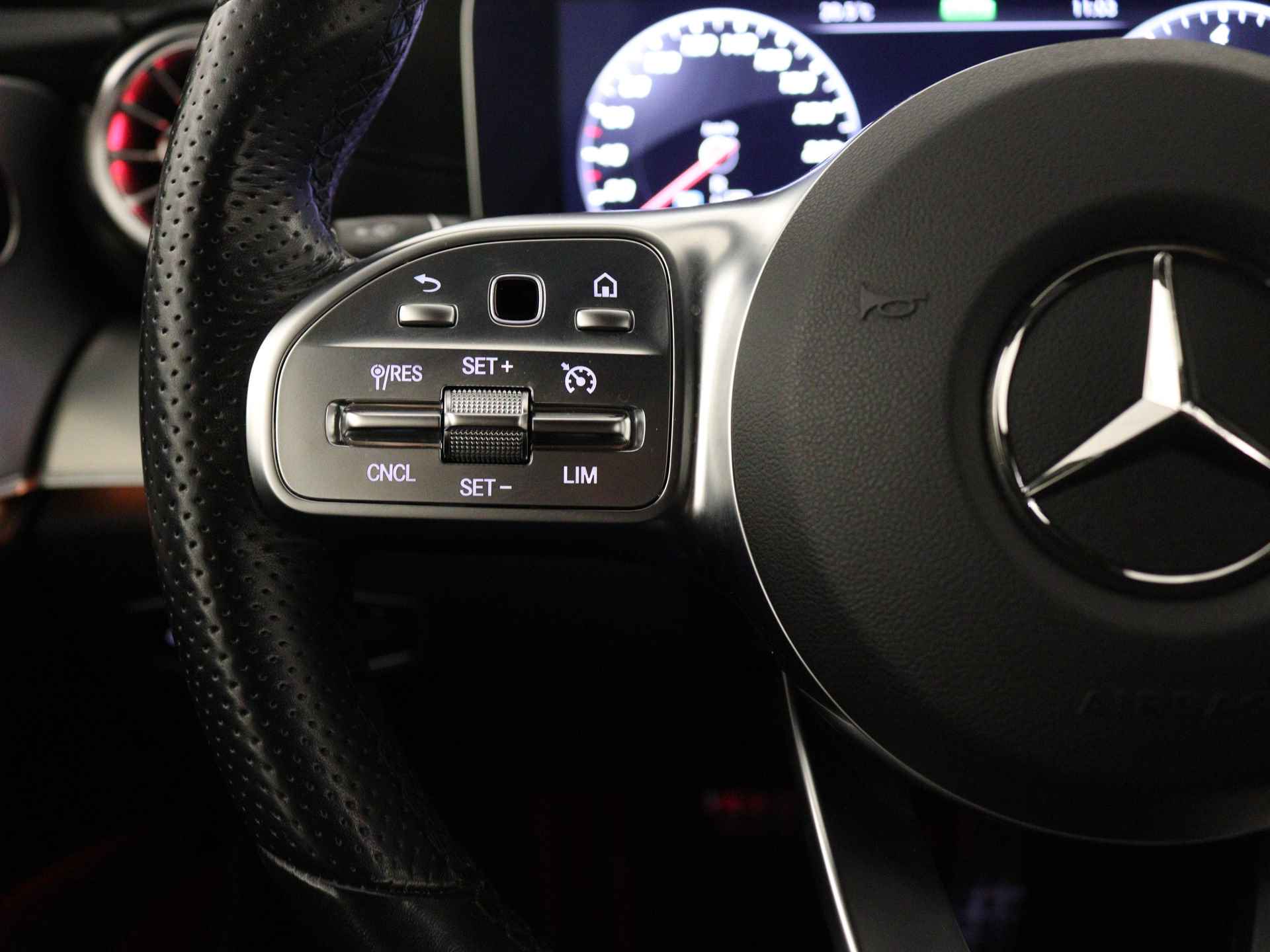Mercedes-Benz E-Klasse Cabrio 200 Premium Plus Limited | AMG | Sfeerverlichting | Navigatie | Memory Seats | Stoel+Nekverwarming |  Parkeersensoren + Camera | Inclusief 24 MB Premium Certified garantie voor Europa. - 18/42