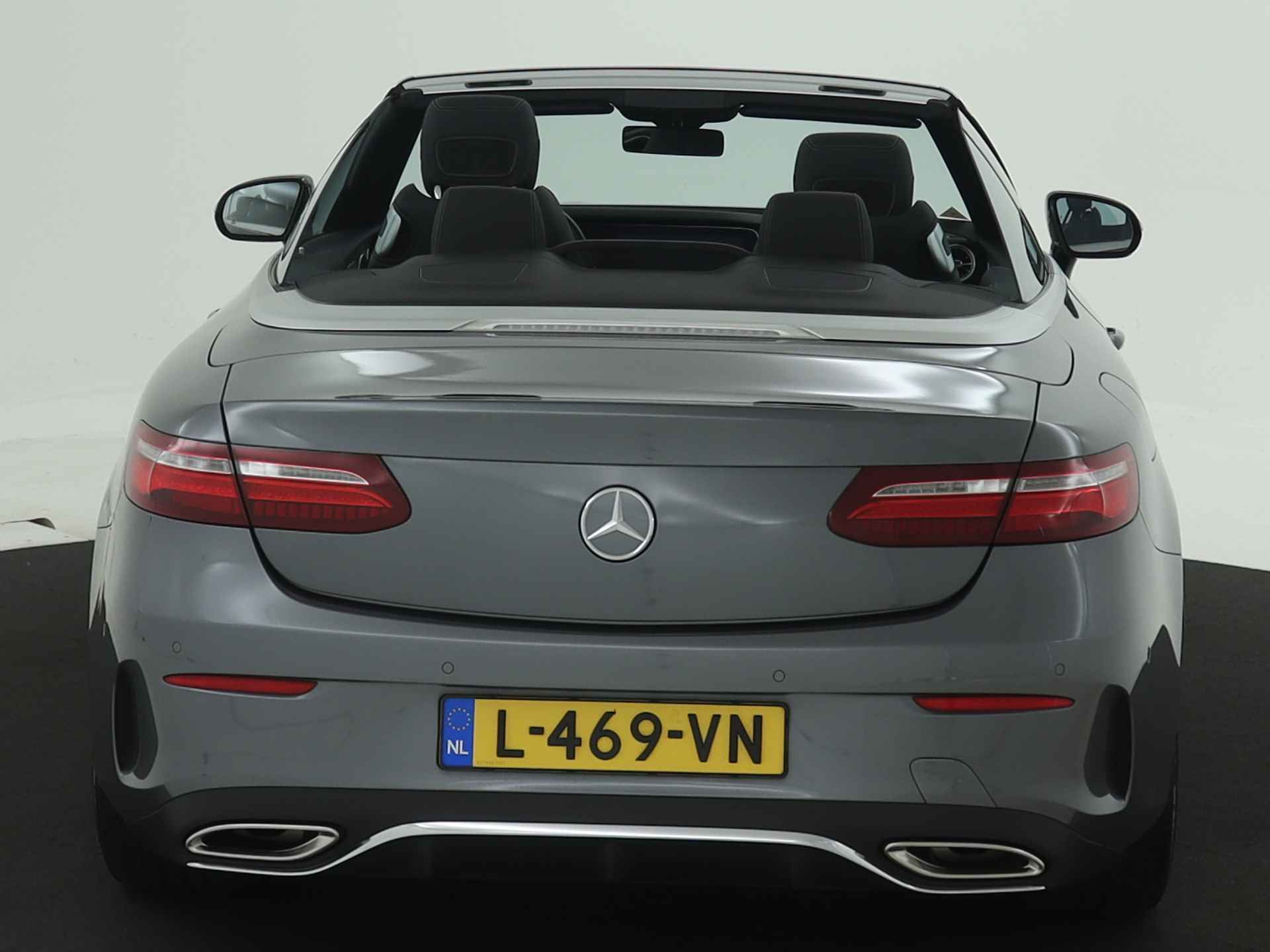 Mercedes-Benz E-Klasse Cabrio 200 Premium Plus Limited | AMG | Sfeerverlichting | Navigatie | Memory Seats | Stoel+Nekverwarming |  Parkeersensoren + Camera | Inclusief 24 MB Premium Certified garantie voor Europa. - 24/42