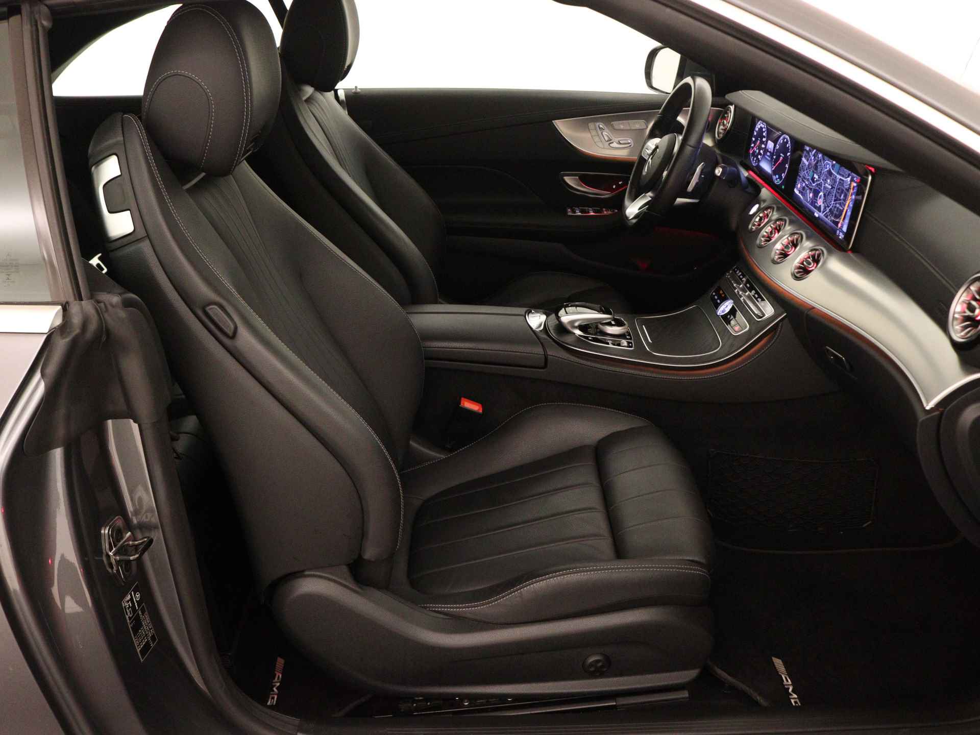 Mercedes-Benz E-Klasse Cabrio 200 Premium Plus Limited | AMG | Sfeerverlichting | Navigatie | Memory Seats | Stoel+Nekverwarming |  Parkeersensoren + Camera | Inclusief 24 MB Premium Certified garantie voor Europa. - 25/42