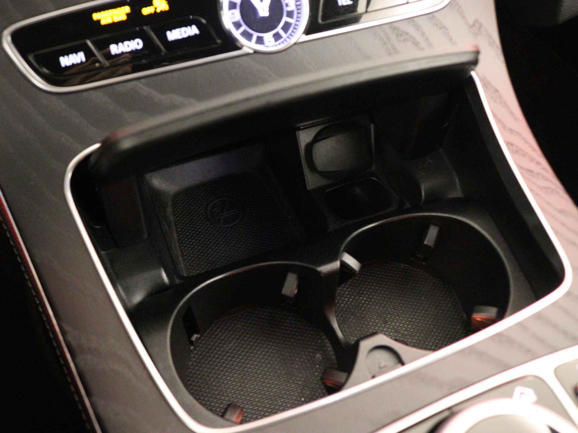 Mercedes-Benz E-Klasse Cabrio 200 Premium Plus Limited | AMG | Sfeerverlichting | Navigatie | Memory Seats | Stoel+Nekverwarming |  Parkeersensoren + Camera | Inclusief 24 MB Premium Certified garantie voor Europa. - 30/42