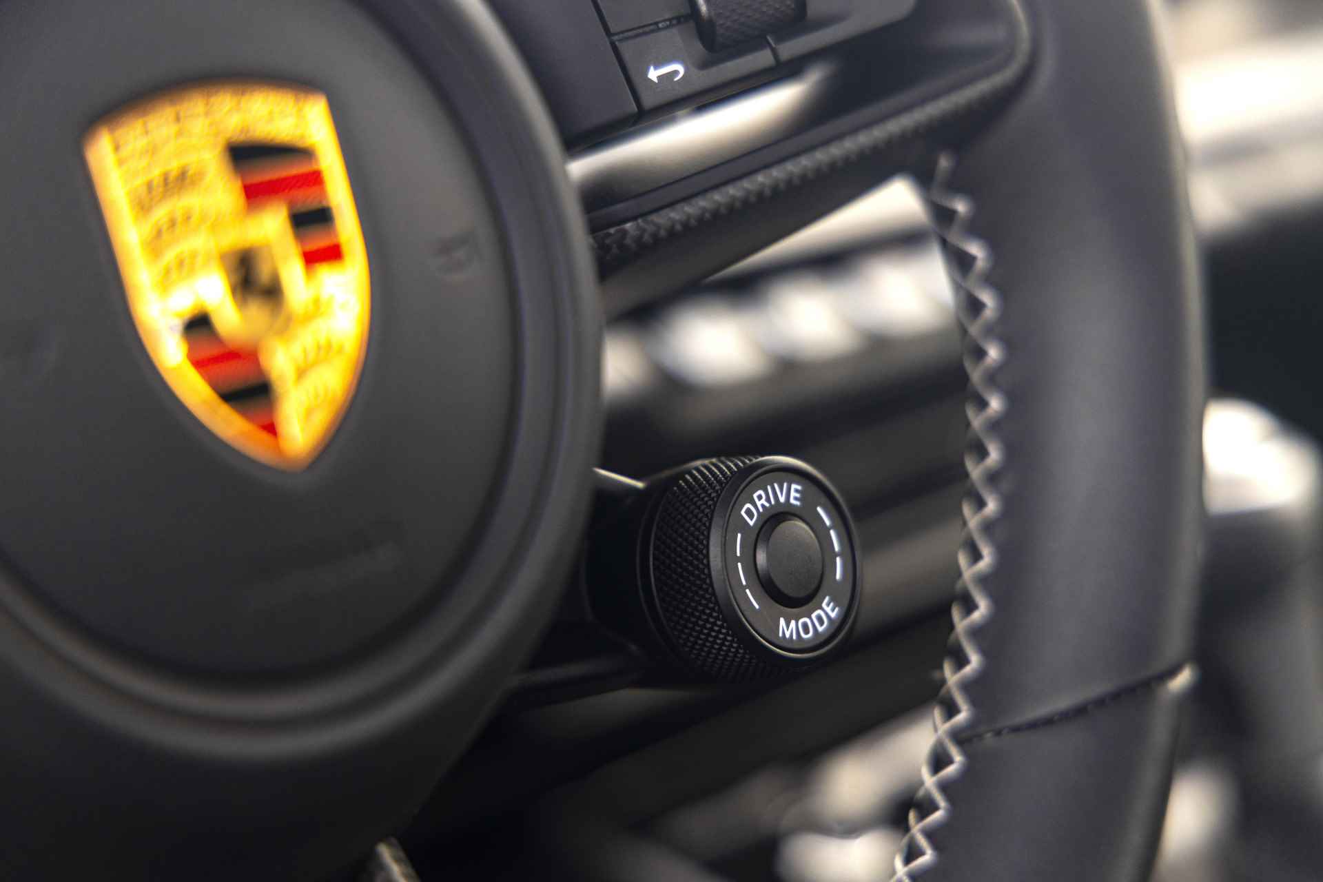 Porsche 911 4.0 GT3 Touring | PCCB | LED Matrix | Carbon dak | Interieur Carbon mat | Adapt. stoelen | Bose | Geen circuit km! | Liftsysteem vooras | incl. Winterset en gereedschap - 36/61