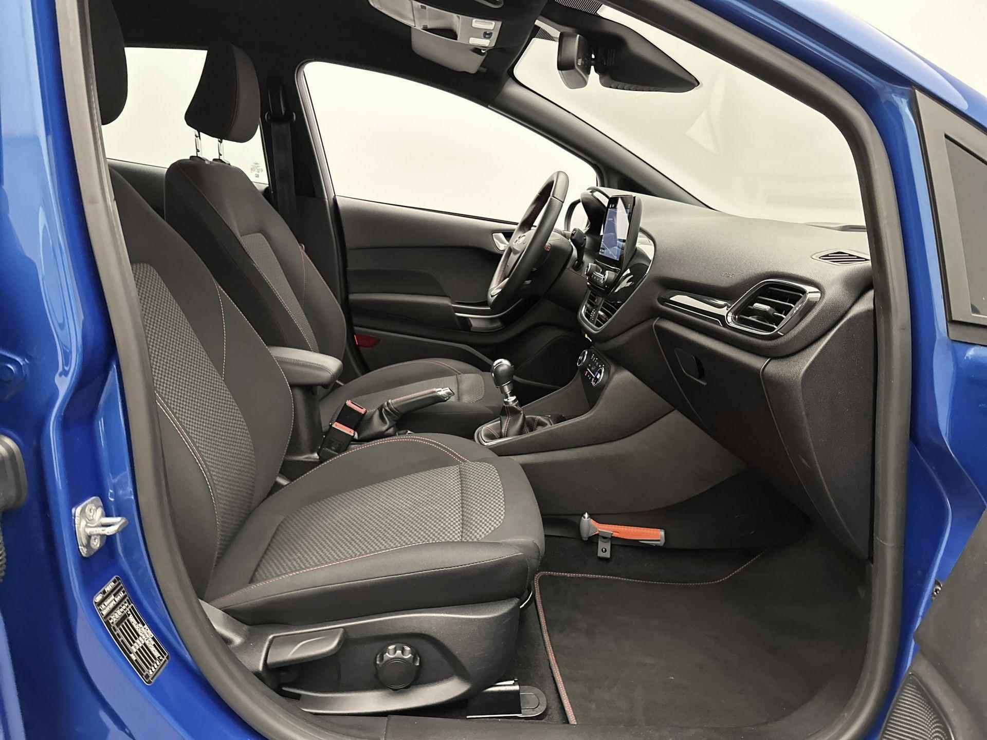 Ford Fiesta ST-Line 125 pk | Navigatie | Parkeersensoren Achter | Sportonderstel | Verwarmde Sportstoelen | Keyless Start | LED Dagrijverlichting | DAB Ontvanger | Climate Control | Cruise Control | 17" Lichtmetalen Velgen | Apple Carplay/Android Auto | - 14/37