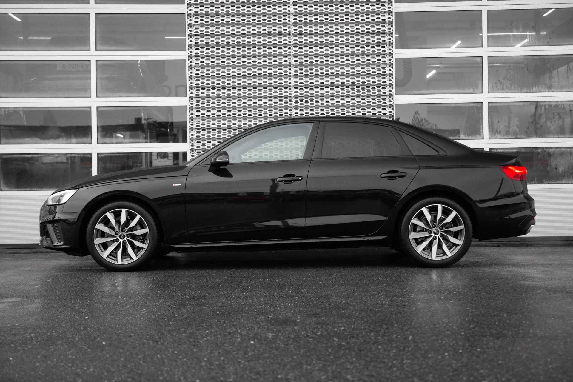 Audi A4 Limousine 35 TFSI S edition Competition | Achteruitrijcamera | Stoelverwarming - 6/60