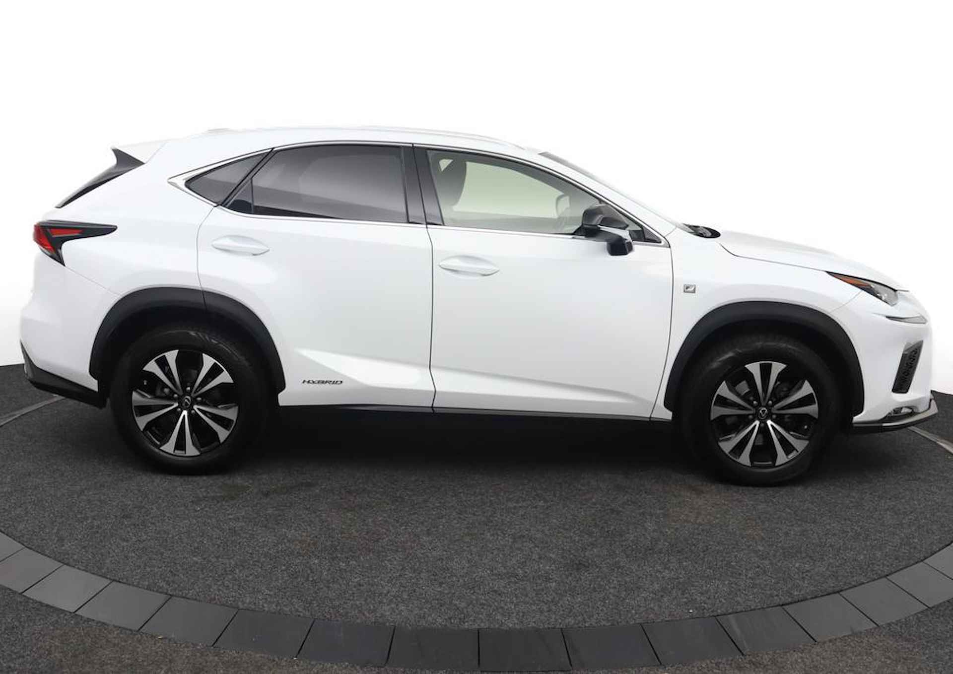 Lexus NX 300h AWD F Sport Line | Apple Carplay | Adaptief demping systeem | Stoelverwarming - 12/47