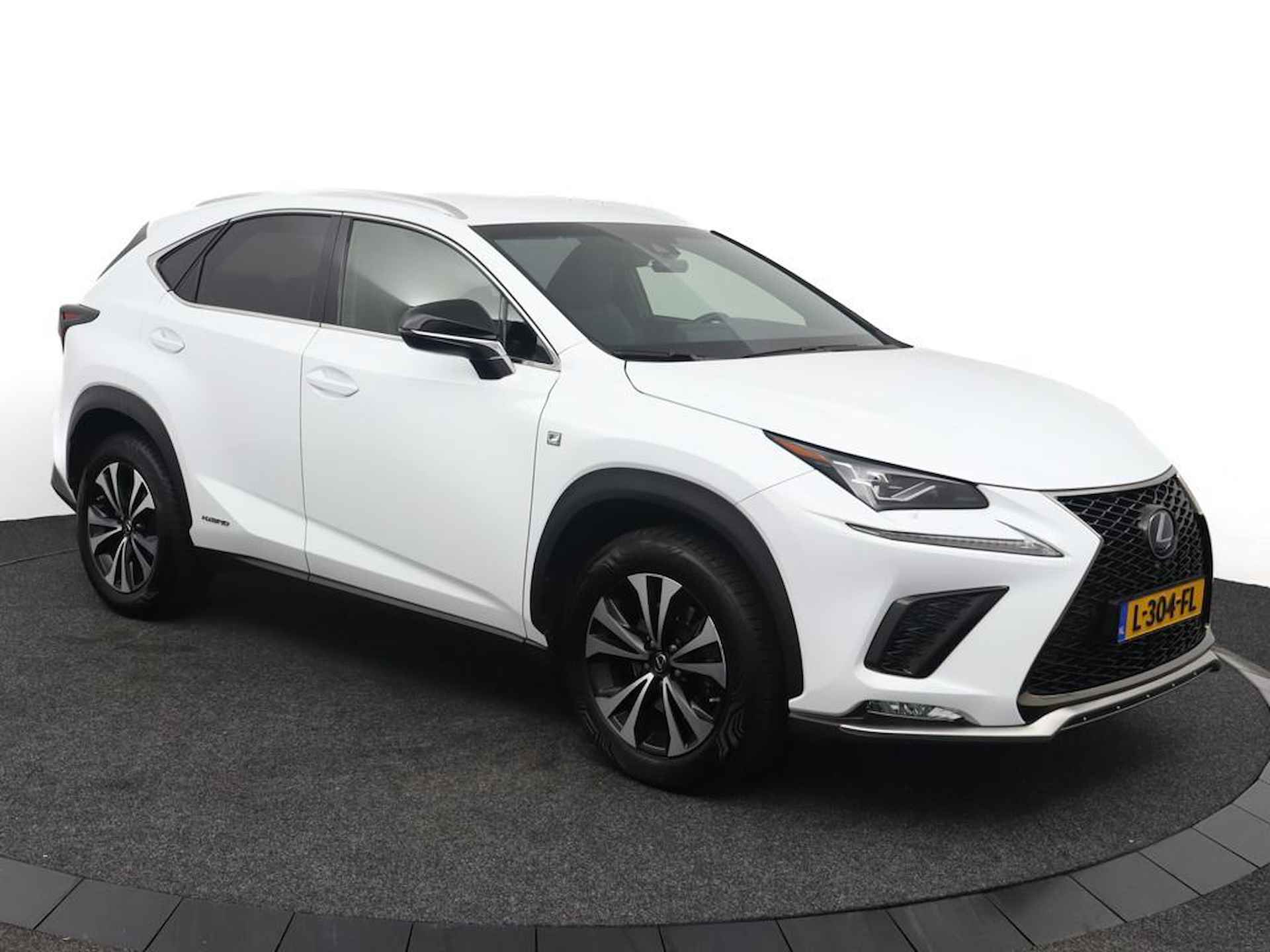 Lexus NX 300h AWD F Sport Line | Apple Carplay | Adaptief demping systeem | Stoelverwarming - 13/47