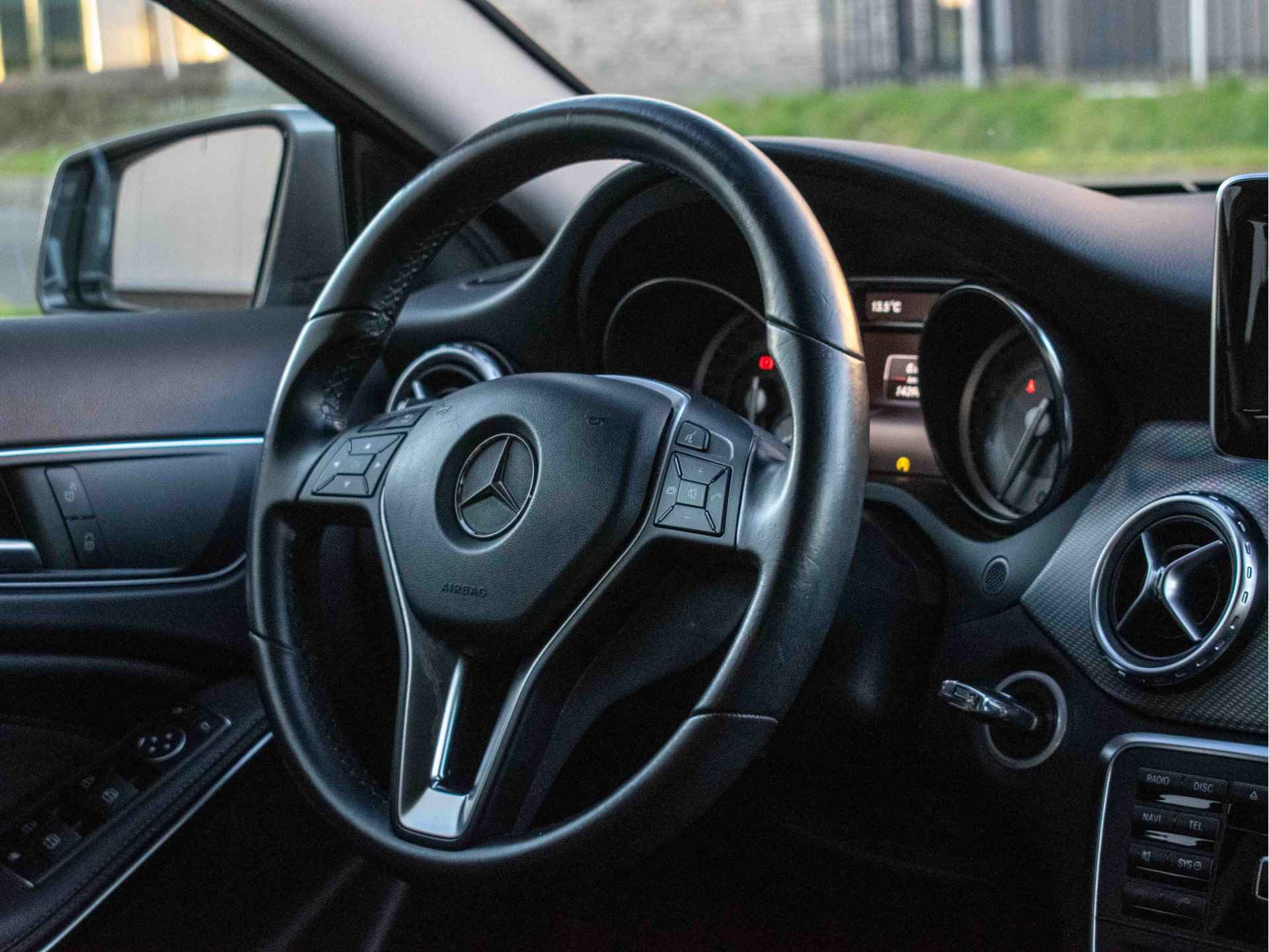 Mercedes-Benz GLA 180 123pk | Navi | Leder | Airco | Carplay | PDC | - 14/29