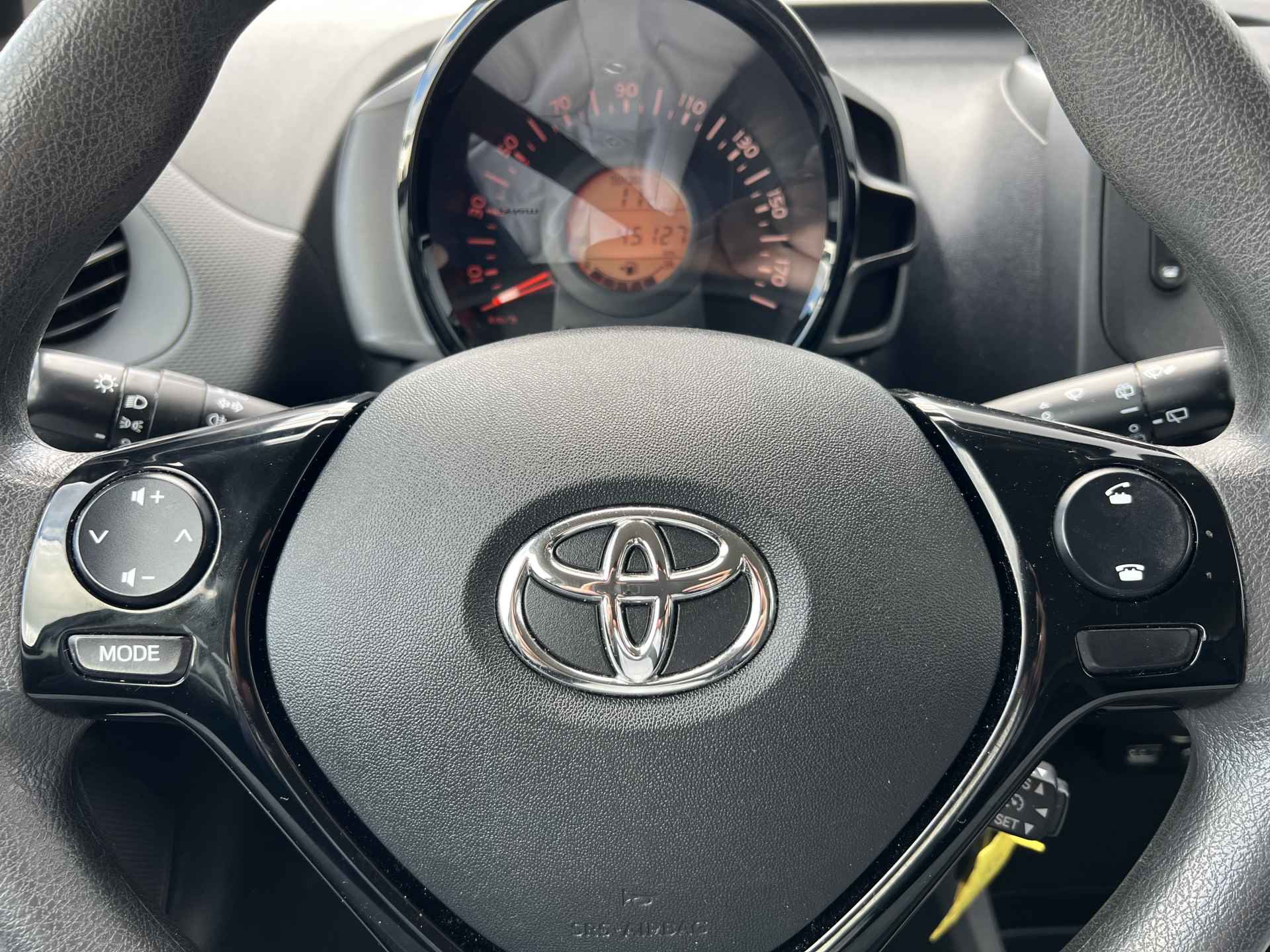 Toyota Aygo 1.0 VVT-i x-fun dealer onderhouden | NL Auto | Airco - 10/27