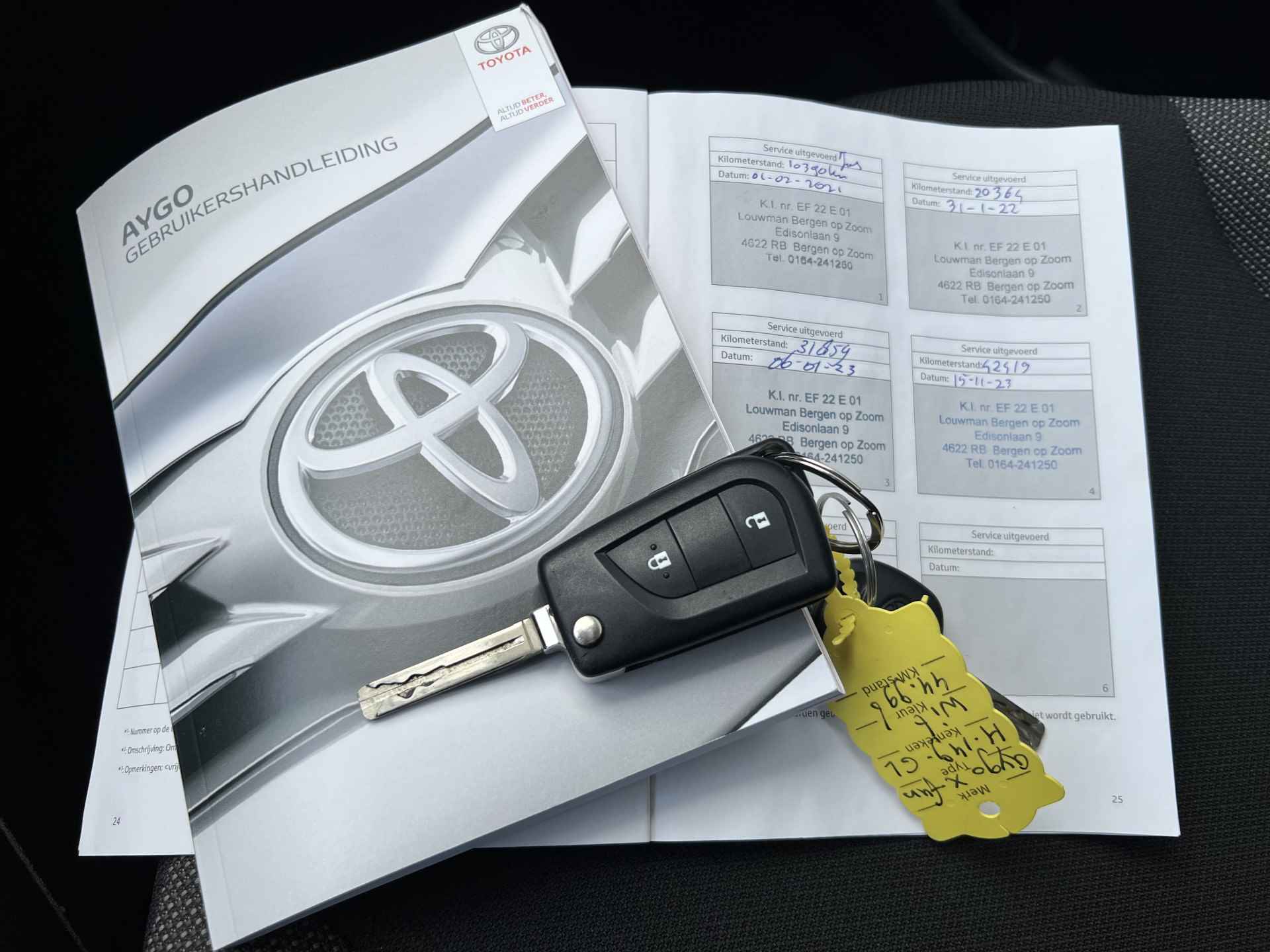 Toyota Aygo 1.0 VVT-i x-fun dealer onderhouden | NL Auto | Airco - 18/27