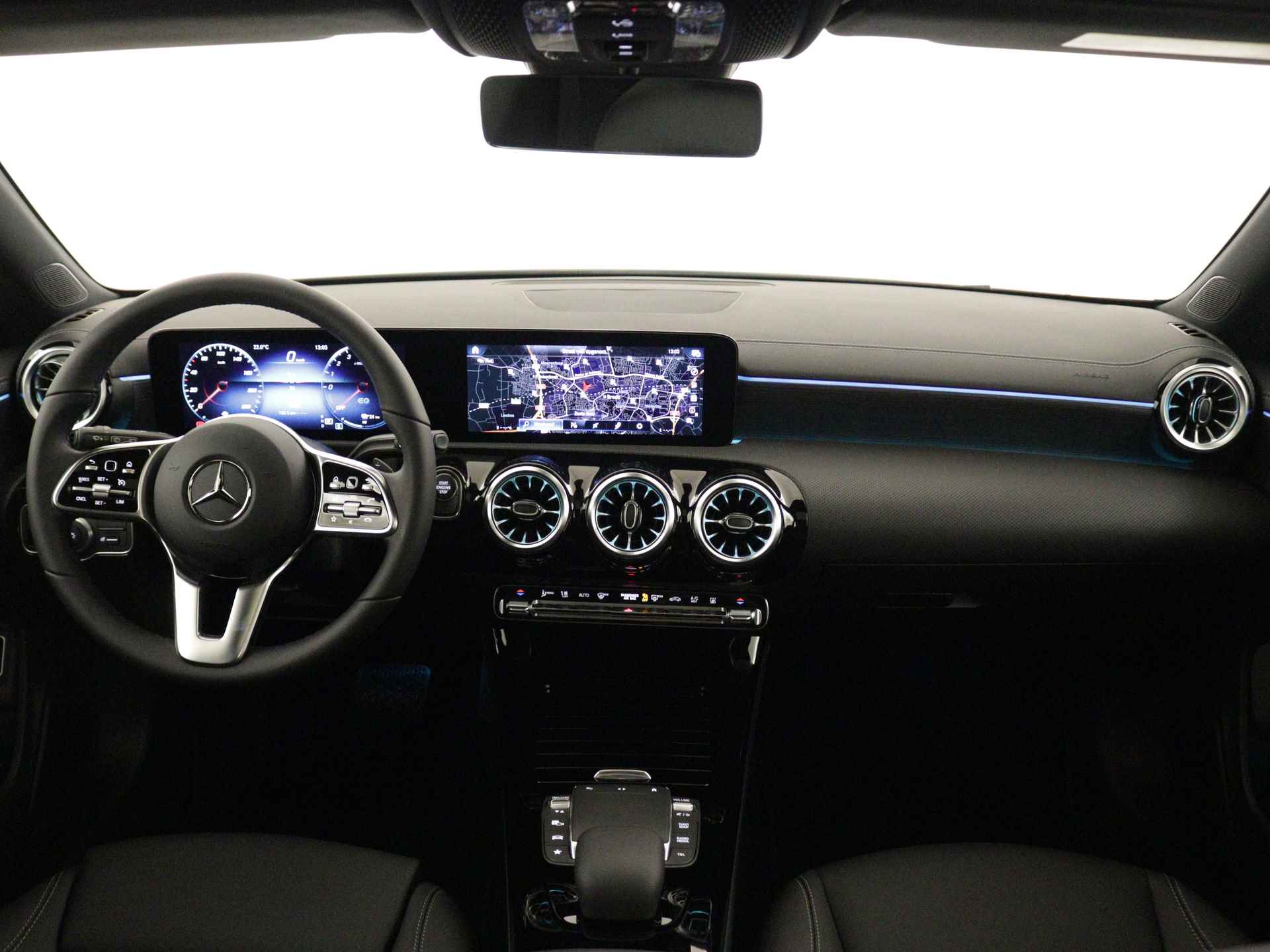 Mercedes-Benz CLA-Klasse Shooting Brake 250 e Luxury Line | Panorama / schuifdak | Smartphone-integratie | Premium pakket | Nightpakket | Parkeerpakket met achteruitrijcamera | Stoelverwarming vooraan | - 5/40