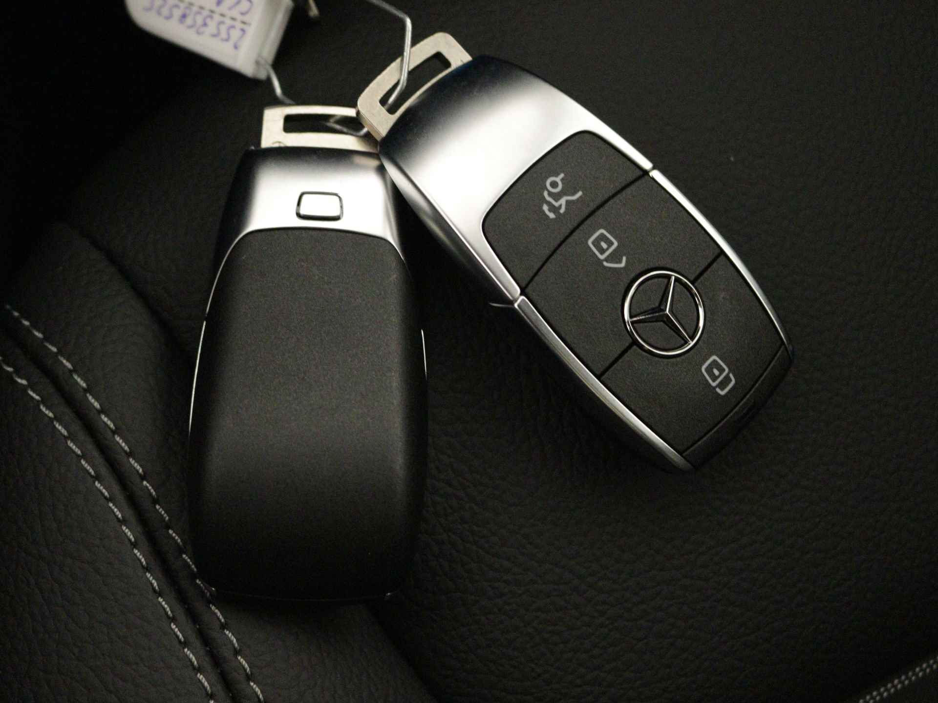 Mercedes-Benz CLA-Klasse Shooting Brake 250 e Luxury Line | Panorama / schuifdak | Smartphone-integratie | Premium pakket | Nightpakket | Parkeerpakket met achteruitrijcamera | Stoelverwarming vooraan | - 12/40