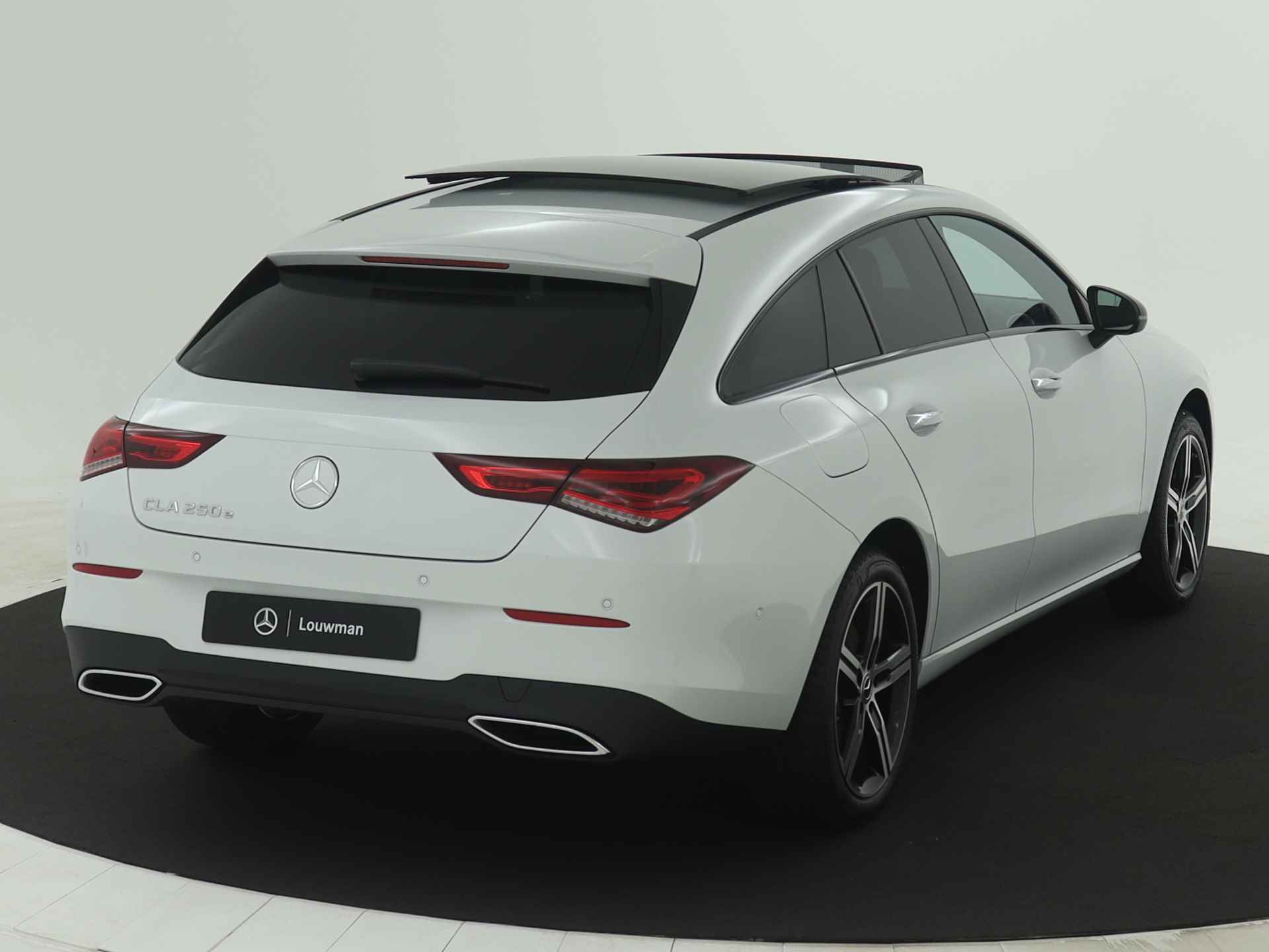 Mercedes-Benz CLA-Klasse Shooting Brake 250 e Luxury Line | Panorama / schuifdak | Smartphone-integratie | Premium pakket | Nightpakket | Parkeerpakket met achteruitrijcamera | Stoelverwarming vooraan | - 15/40