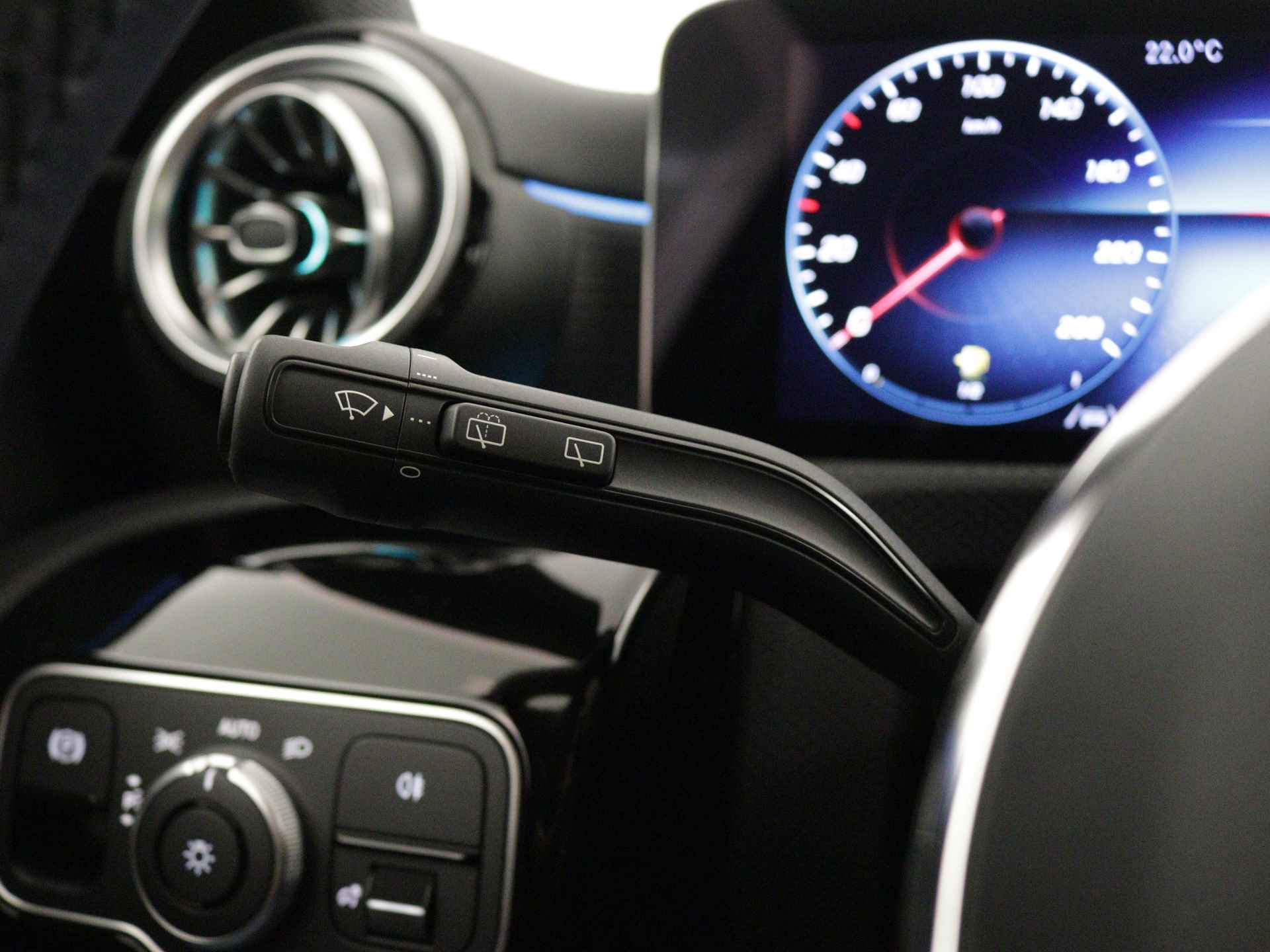Mercedes-Benz CLA-Klasse Shooting Brake 250 e Luxury Line | Panorama / schuifdak | Smartphone-integratie | Premium pakket | Nightpakket | Parkeerpakket met achteruitrijcamera | Stoelverwarming vooraan | - 21/40