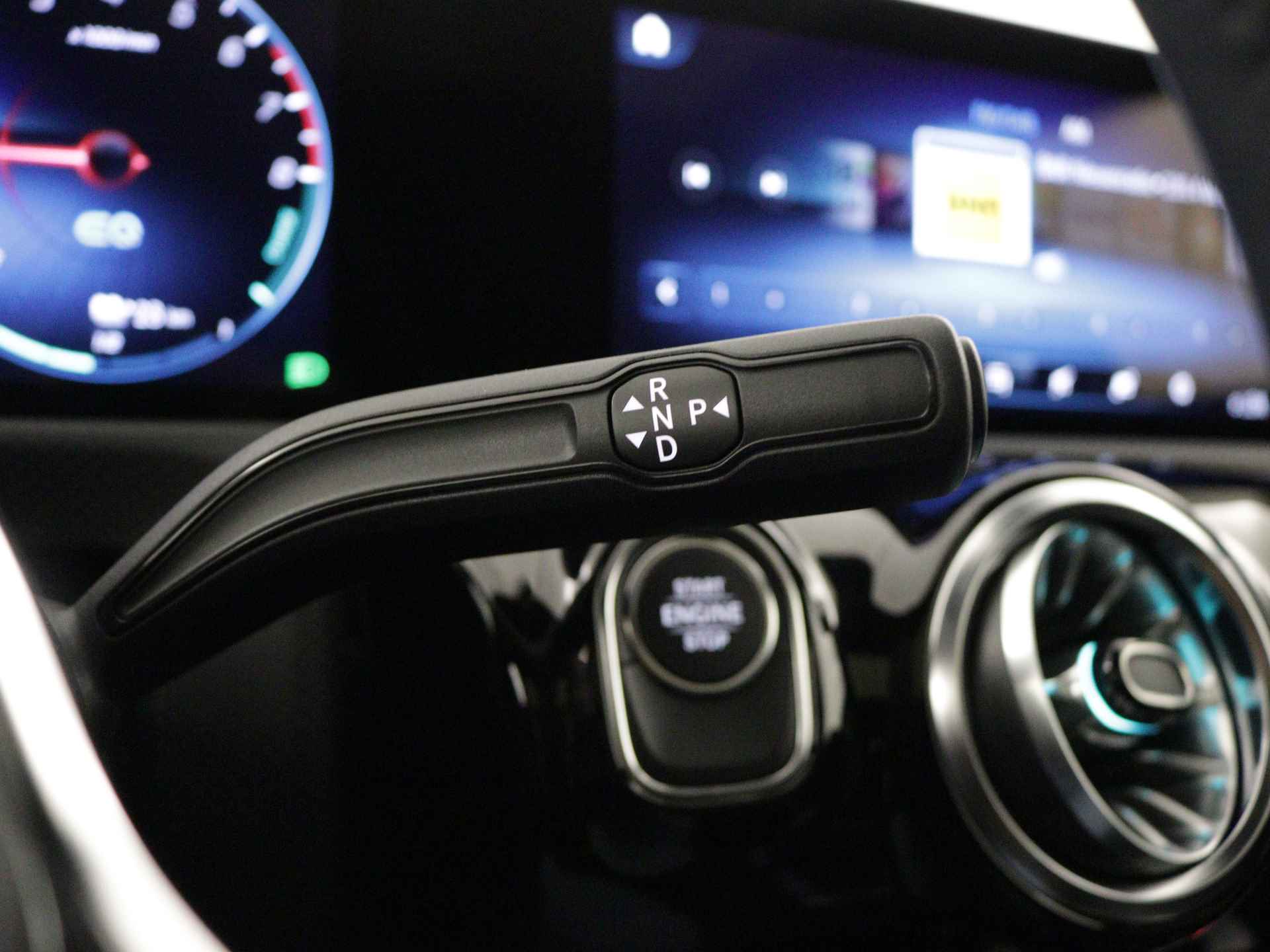 Mercedes-Benz CLA-Klasse Shooting Brake 250 e Luxury Line | Panorama / schuifdak | Smartphone-integratie | Premium pakket | Nightpakket | Parkeerpakket met achteruitrijcamera | Stoelverwarming vooraan | - 22/40