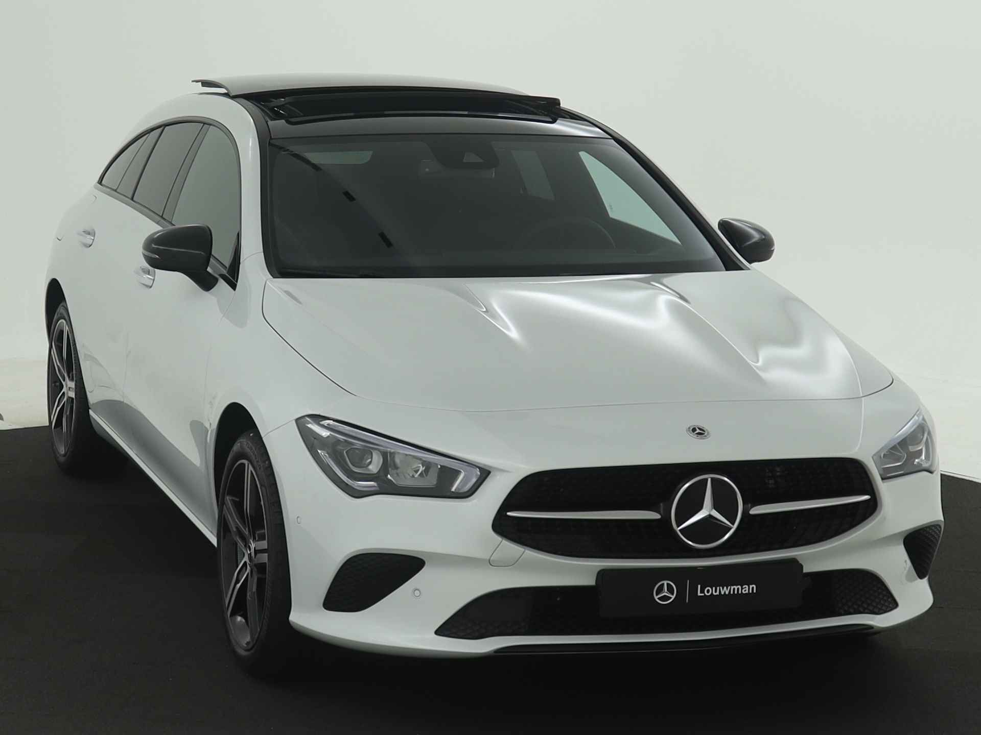Mercedes-Benz CLA-Klasse Shooting Brake 250 e Luxury Line | Panorama / schuifdak | Smartphone-integratie | Premium pakket | Nightpakket | Parkeerpakket met achteruitrijcamera | Stoelverwarming vooraan | - 24/40