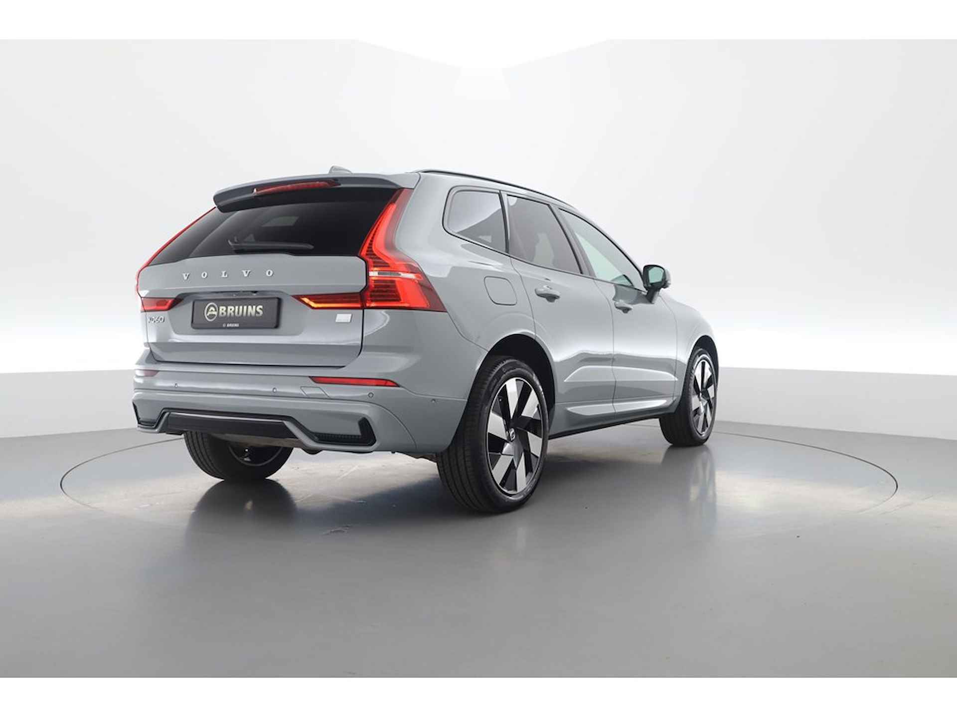 Volvo XC60 2.0 455PK T8 Recharge Plus Dark, ACC, Pano-dak, H&K Audio - 4/33