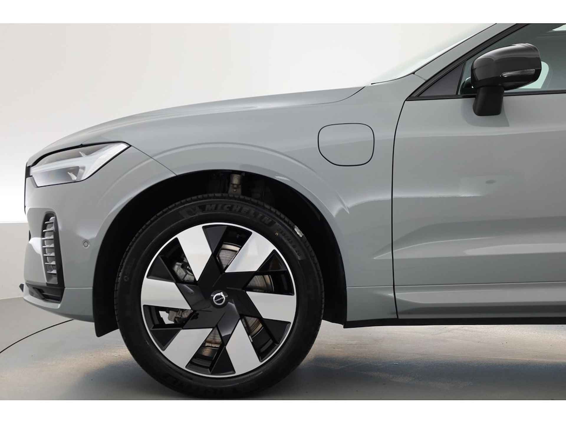 Volvo XC60 2.0 455PK T8 Recharge Plus Dark, ACC, Pano-dak, H&K Audio - 5/33