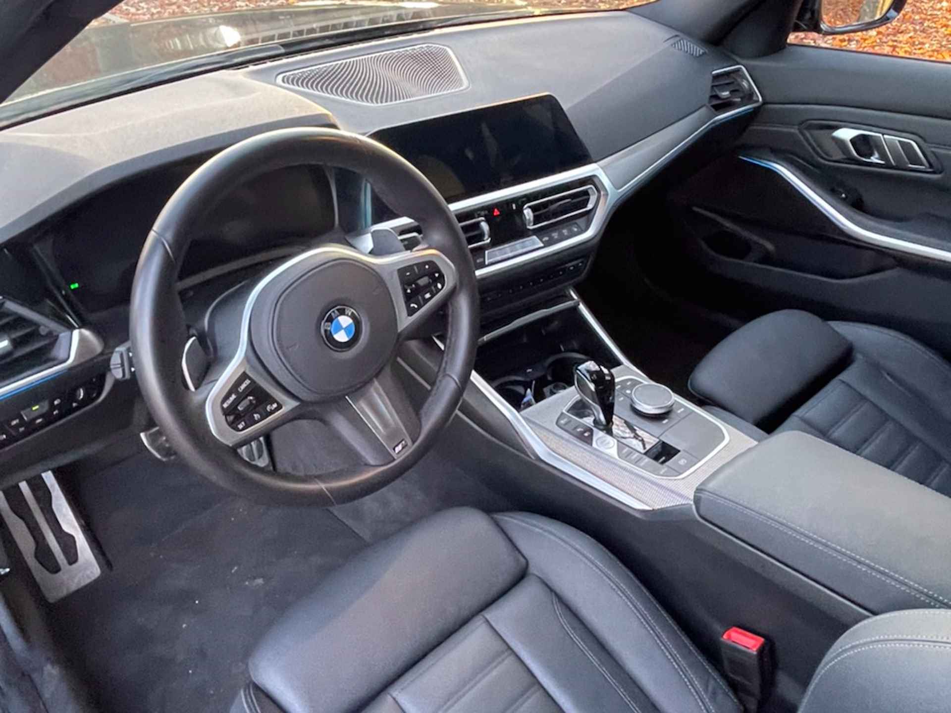 BMW 3-serie 320e Business Edition Plus M-Sport 19 inch - 15/22