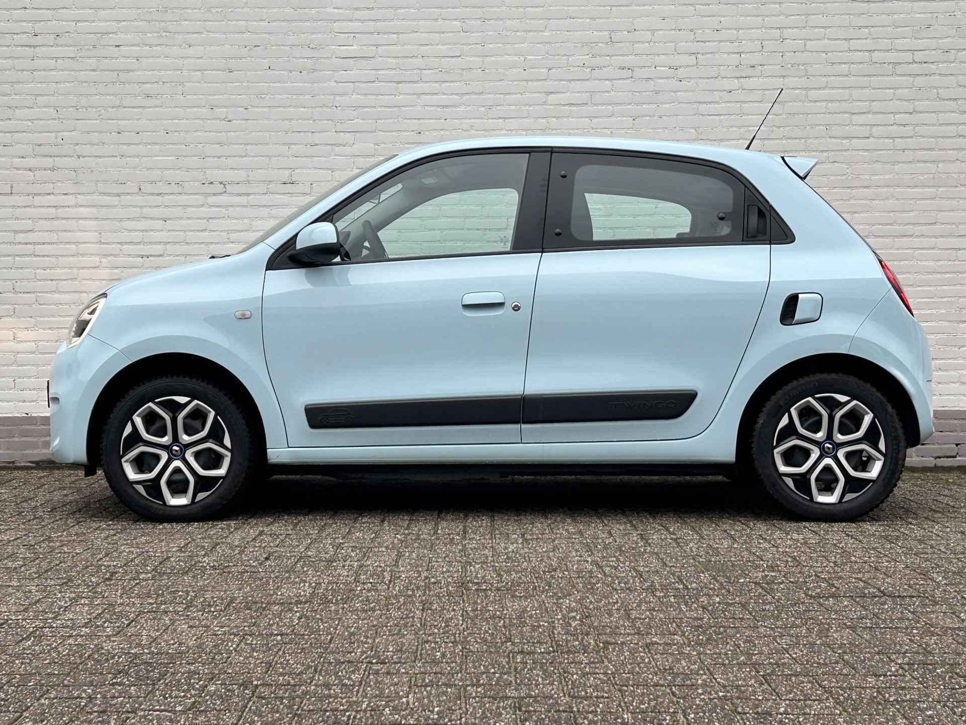 Renault Twingo Z.E. R80 E-Tech Equilibre 22 kWh Automaat / Koop accu / Dealer onderhouden / 3 fase laden / Stoelverwarming / Navigatie via Apple Carplay Android / - 8/33