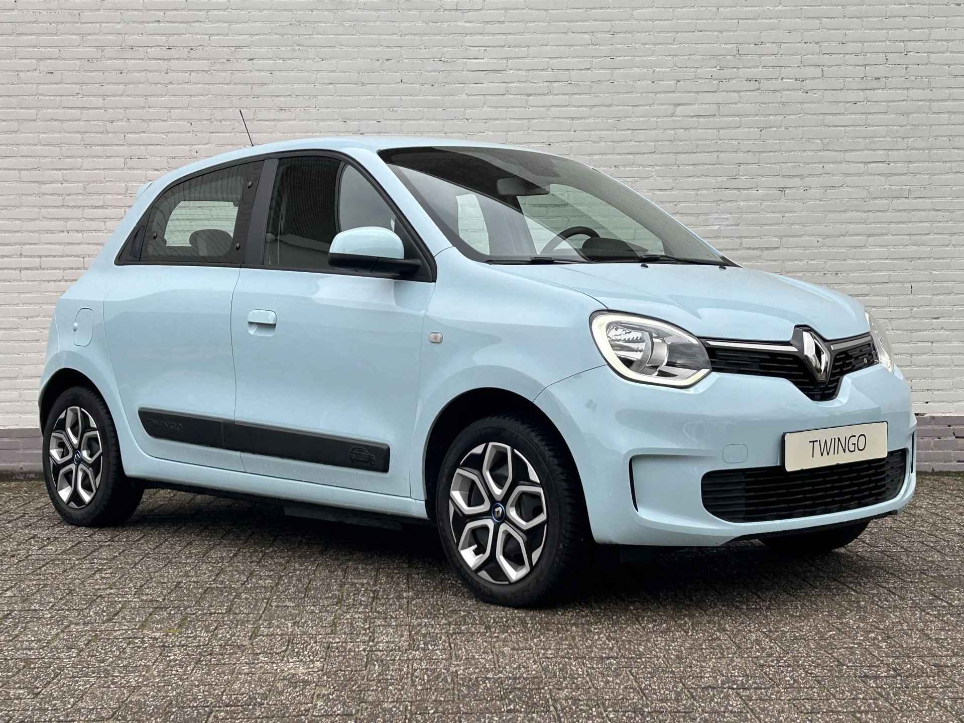 Renault Twingo Z.E. R80 E-Tech Equilibre 22 kWh Automaat / Koop accu / Dealer onderhouden / 3 fase laden / Stoelverwarming / Navigatie via Apple Carplay Android / - 29/33