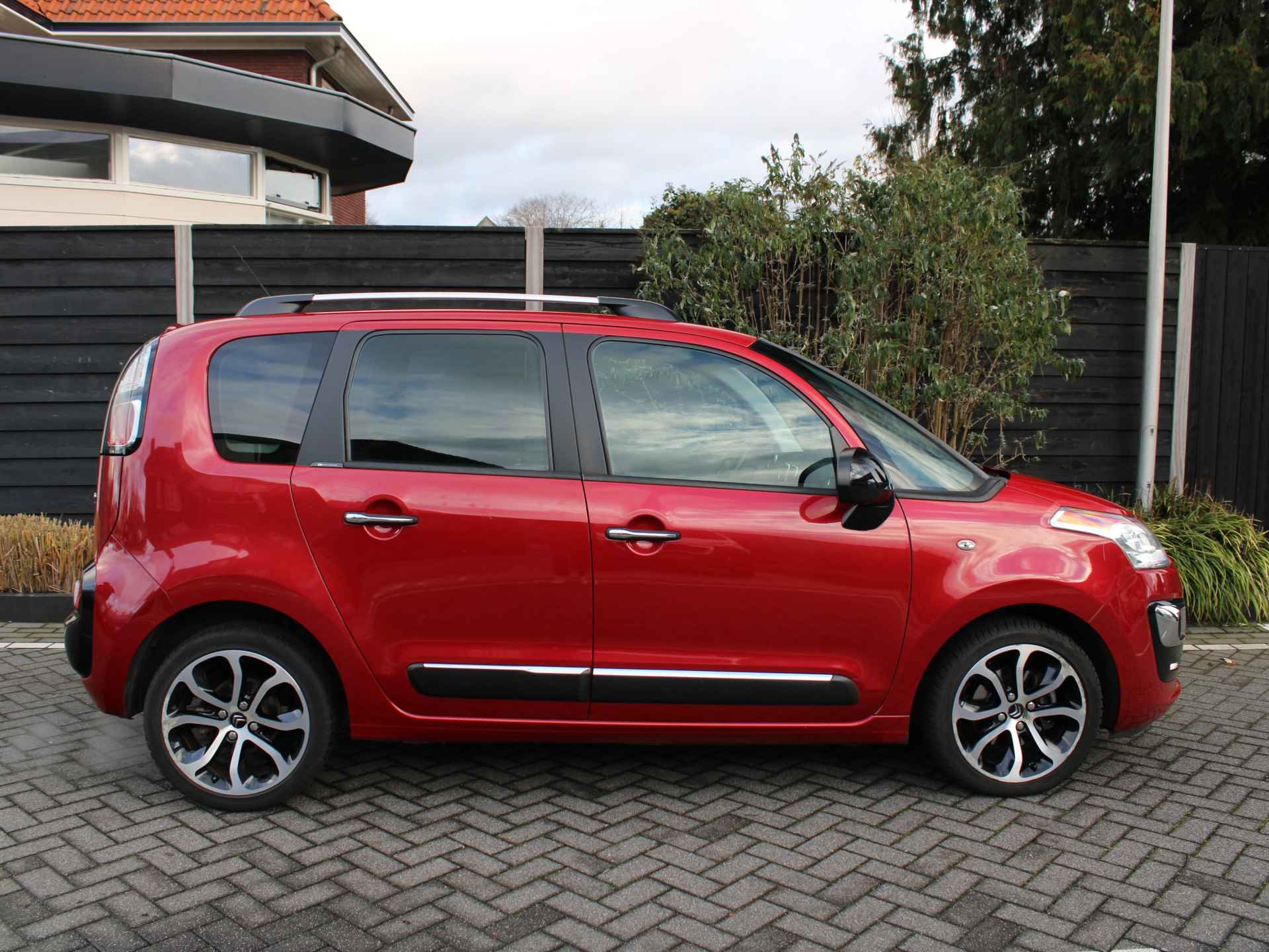 Citroën C3 Picasso 1.2 PureTech 110PK Exclusive Navigatie, Achteruitrijcamera, Climate Control, Bluetooth - 7/30