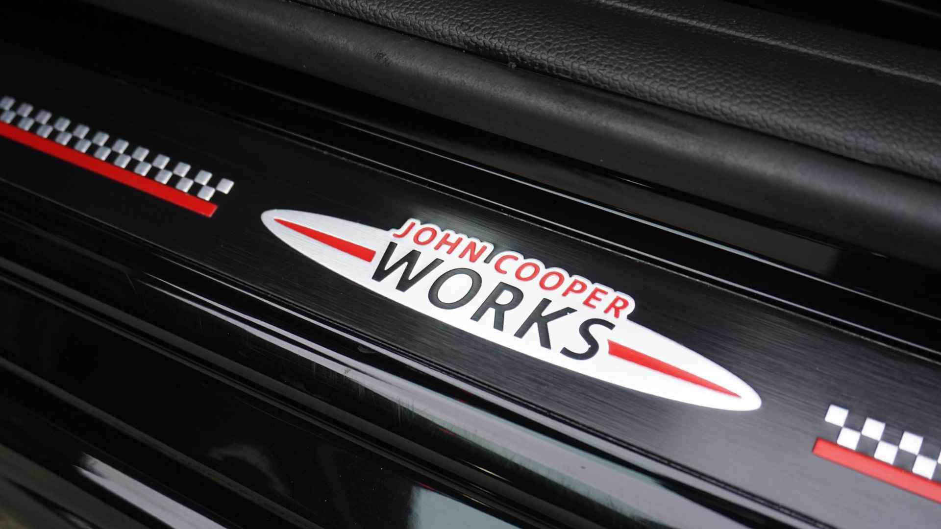 Mini John Cooper Works 2.0 231pk Cabriolet Chili Virtual Cockpit H&K Nappa Leder LED Head-up 18inch LM Black Optik *Complete Mini* - 50/58