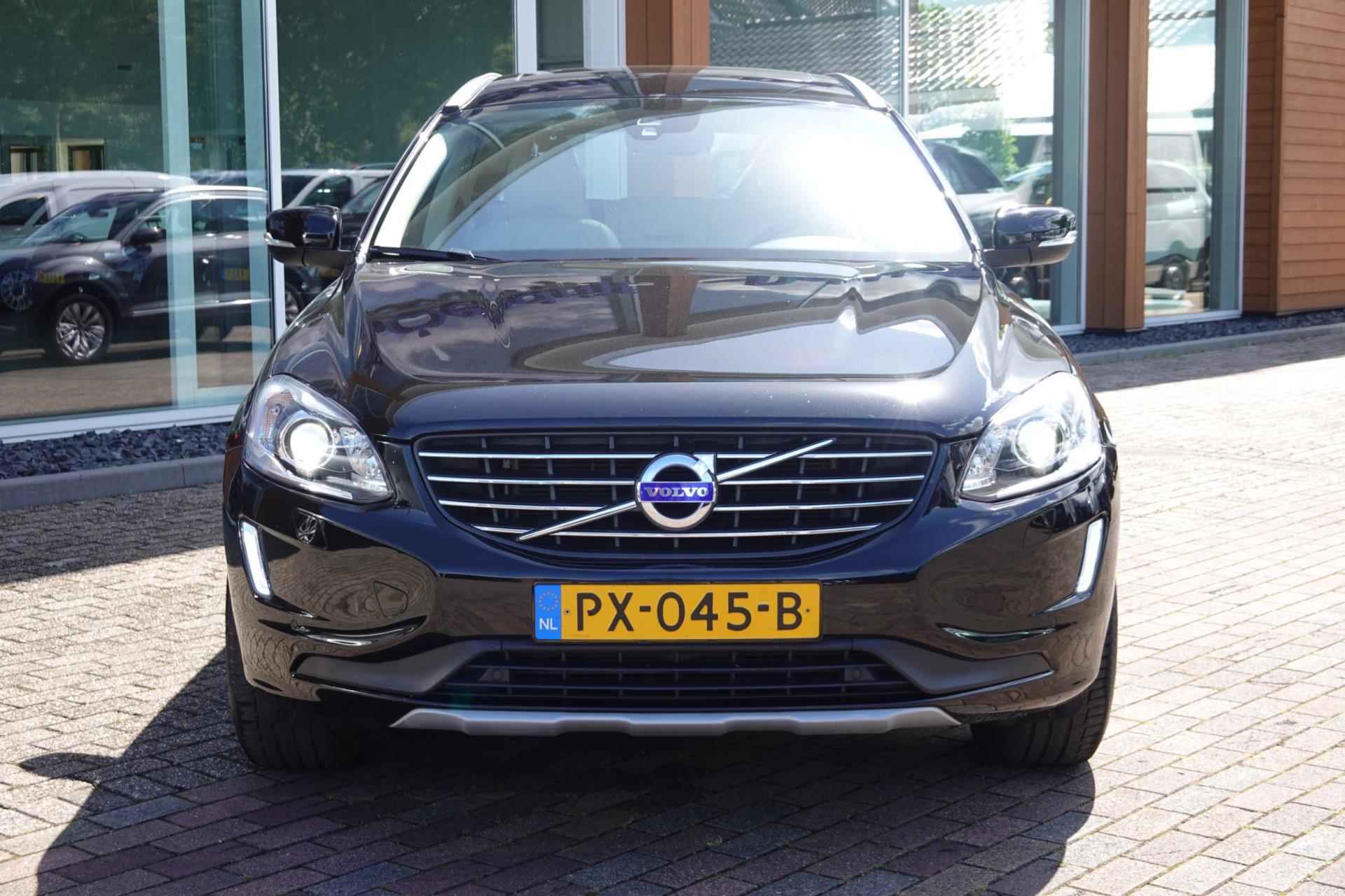 Volvo XC60 2.0 T5 FWD Polar+ - 2/47