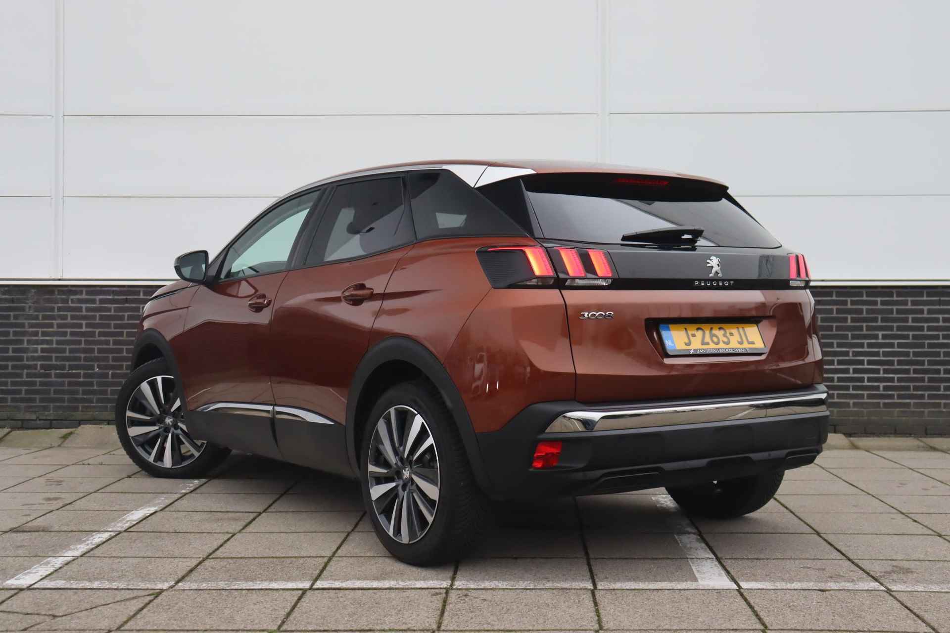 Peugeot 3008 1.2 PureTech Allure * Camera * Navi * Apple Carplay * - 6/43