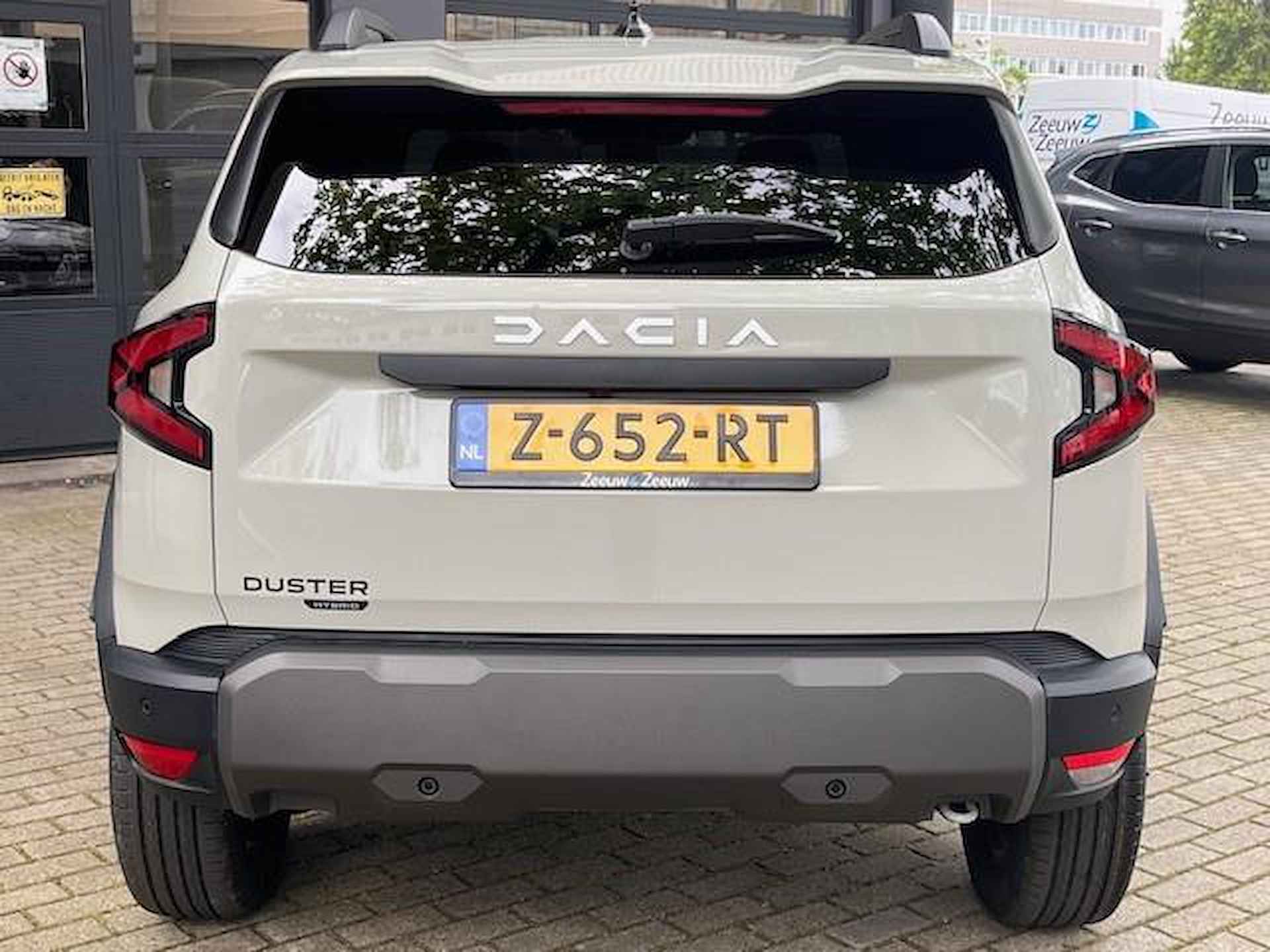 Dacia Duster 1.6 Hybrid 140 Journey LET OP HET BETREFT HIER EEN DEMONSTRATIE AUTO, INFORMEER NAAR DE HUIDIGE KILOMETER STAND - 4/29