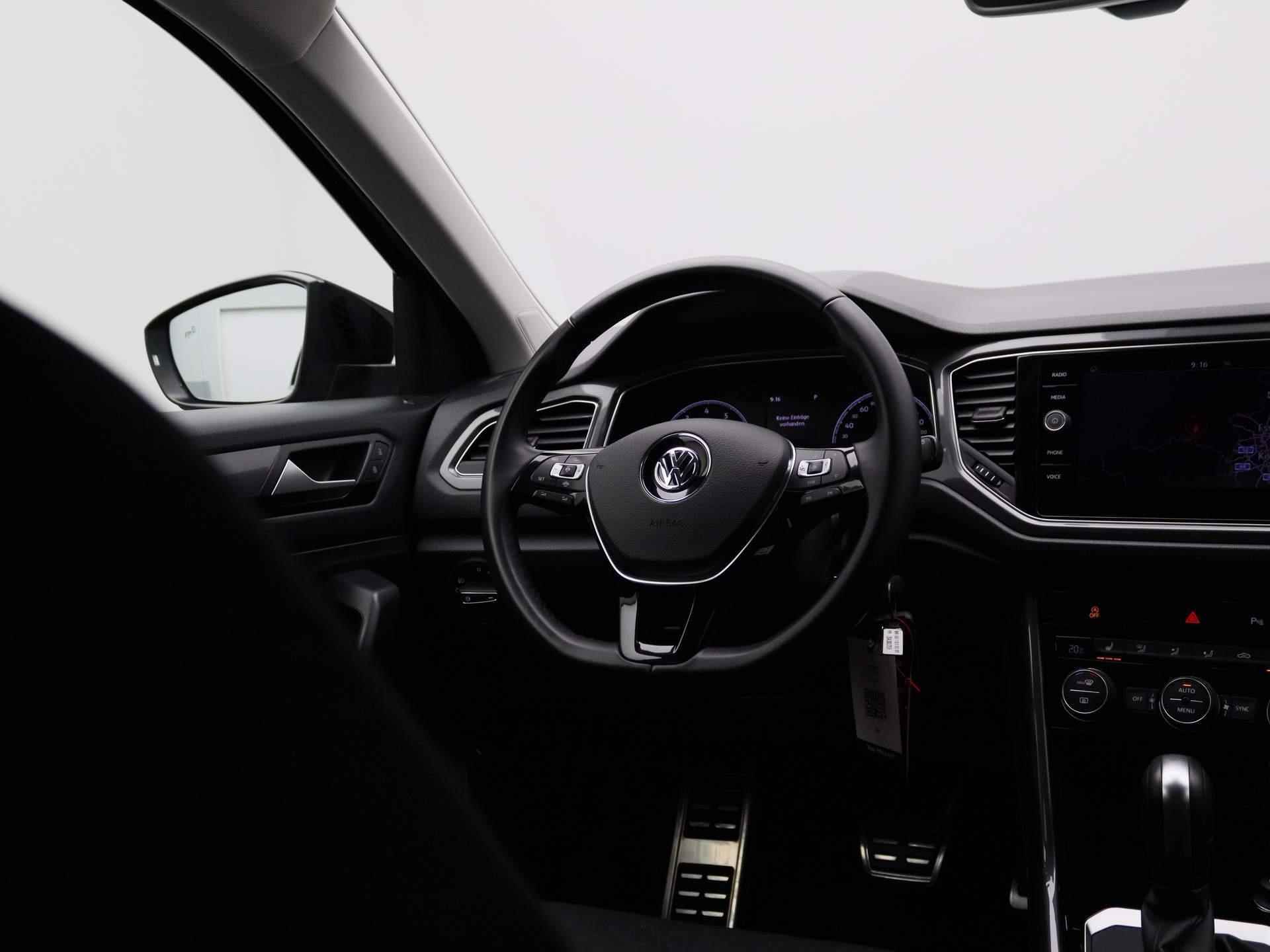 Volkswagen T-Roc 1.5 TSI Style 150 PK | Automaat | Afbeembare Trekhaak | Navigatie | Adaptive Cruise Control | Stoelverwarming | LED | Keyless | Dodehoeksensoren | Lichtmetalen velgen | Privacy glass | Elektrische achterklep | - 12/40