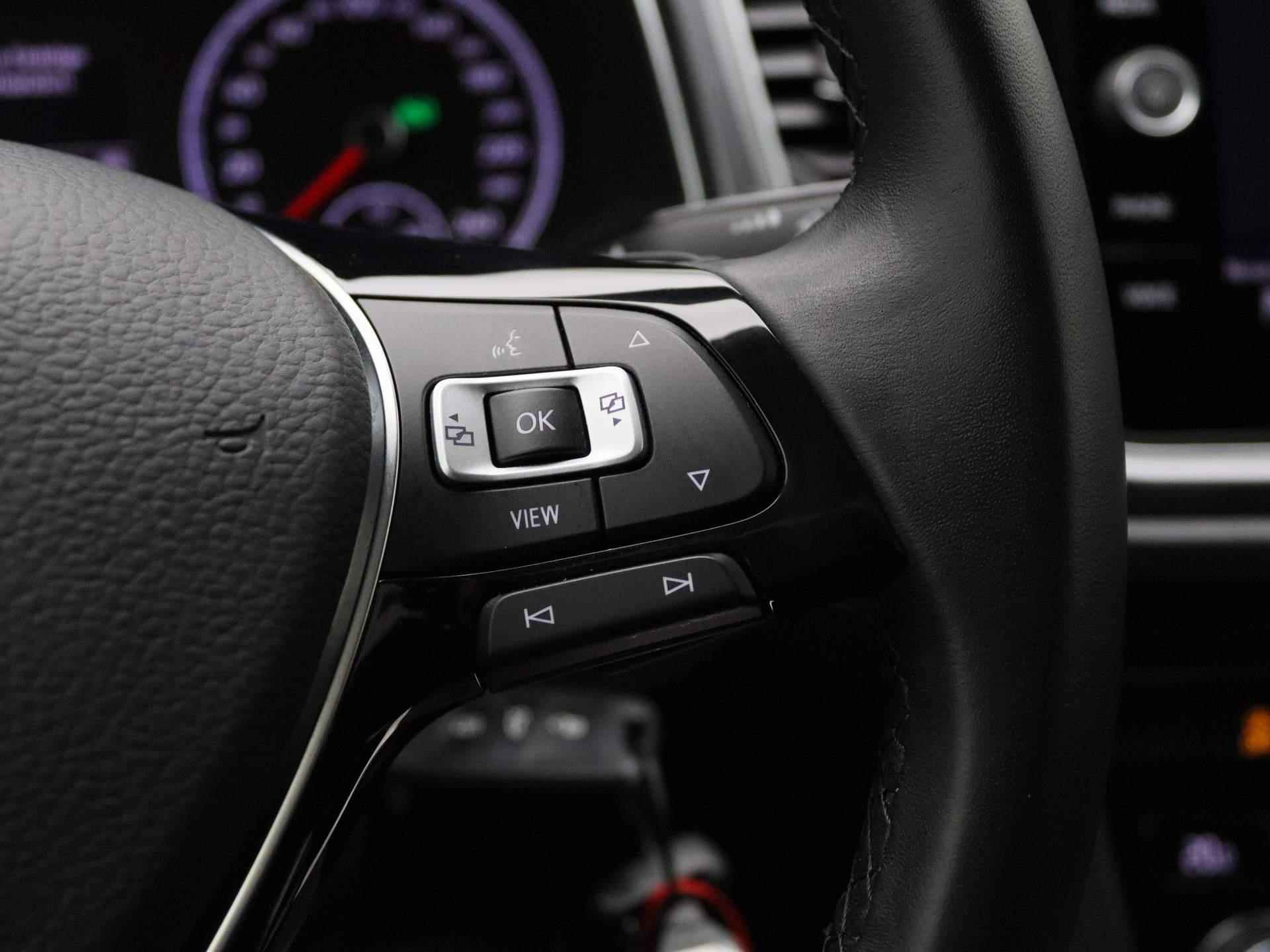 Volkswagen T-Roc 1.5 TSI Style 150 PK | Automaat | Afbeembare Trekhaak | Navigatie | Adaptive Cruise Control | Stoelverwarming | LED | Keyless | Dodehoeksensoren | Lichtmetalen velgen | Privacy glass | Elektrische achterklep | - 24/40