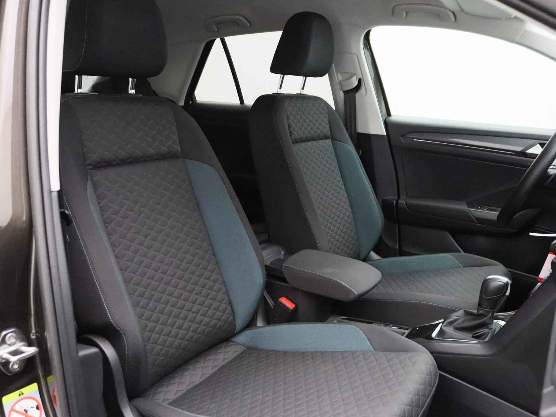 Volkswagen T-Roc 1.5 TSI Style 150 PK | Automaat | Afbeembare Trekhaak | Navigatie | Adaptive Cruise Control | Stoelverwarming | LED | Keyless | Dodehoeksensoren | Lichtmetalen velgen | Privacy glass | Elektrische achterklep | - 36/40