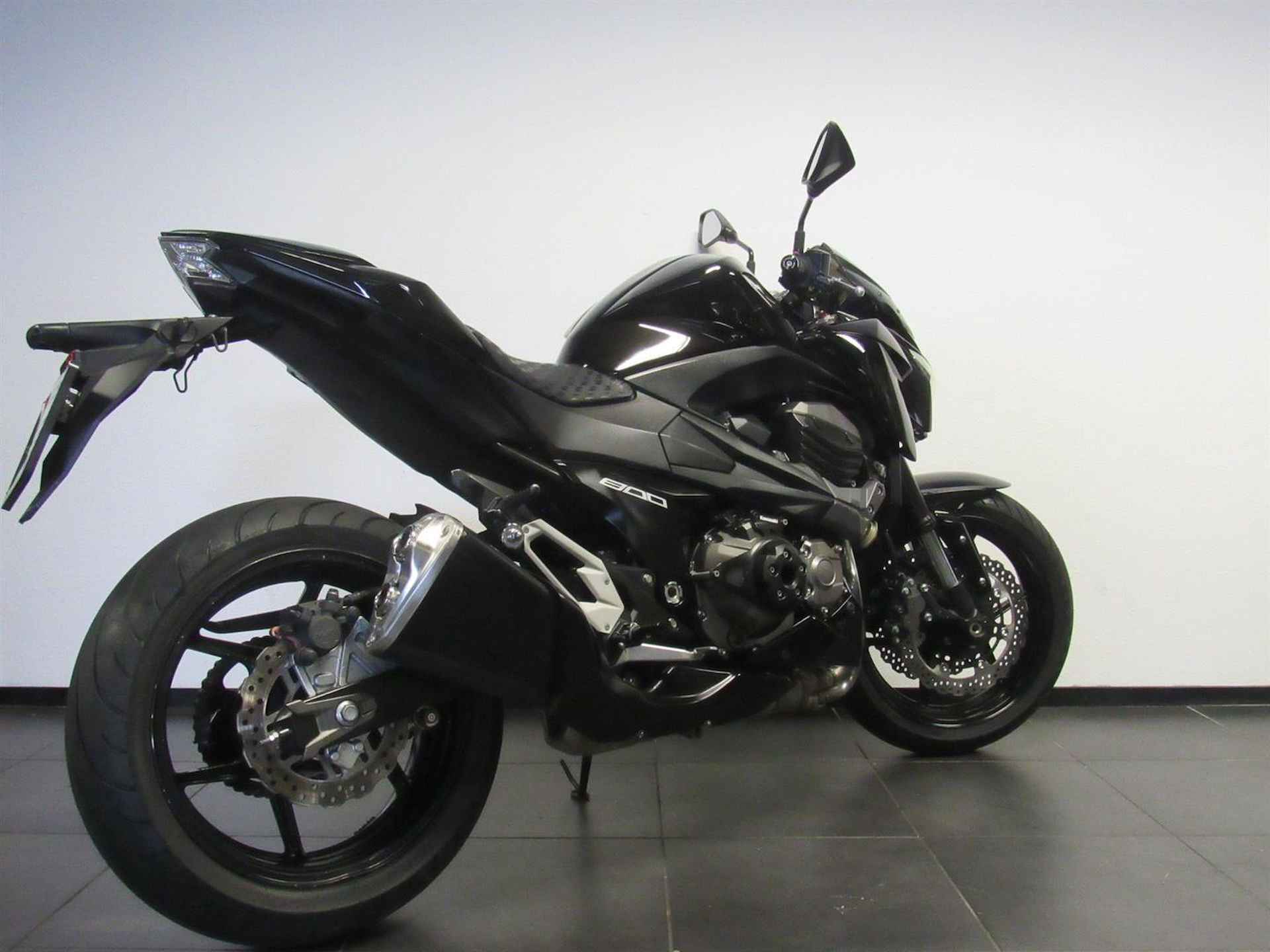 Kawasaki Z 800 - 2013 - 6/14