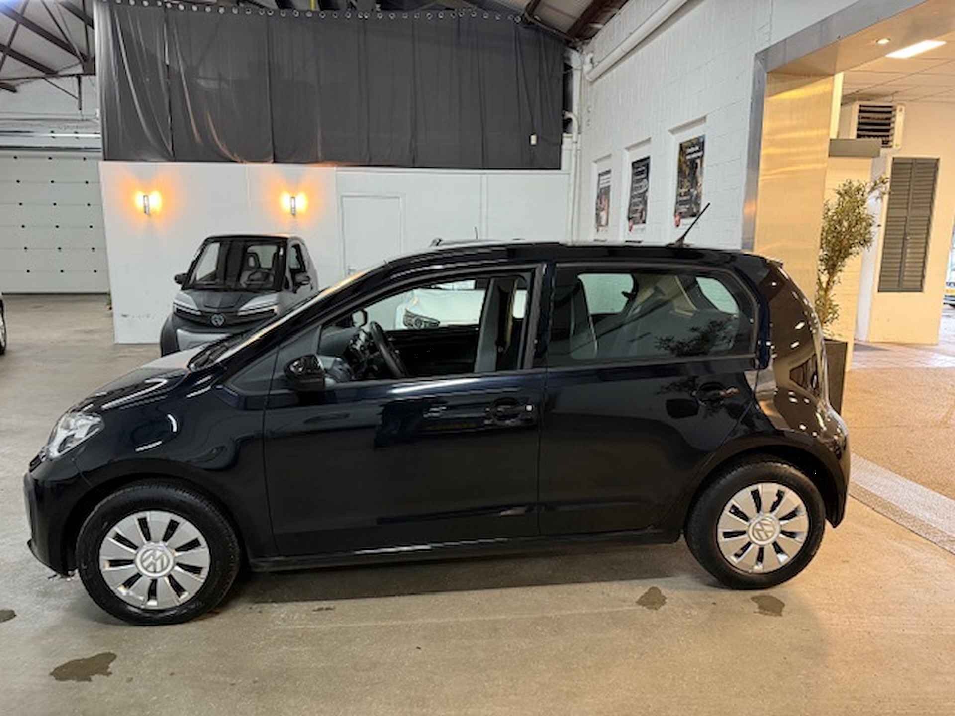 Volkswagen Up! 1.0 BMT move up! - 4/13