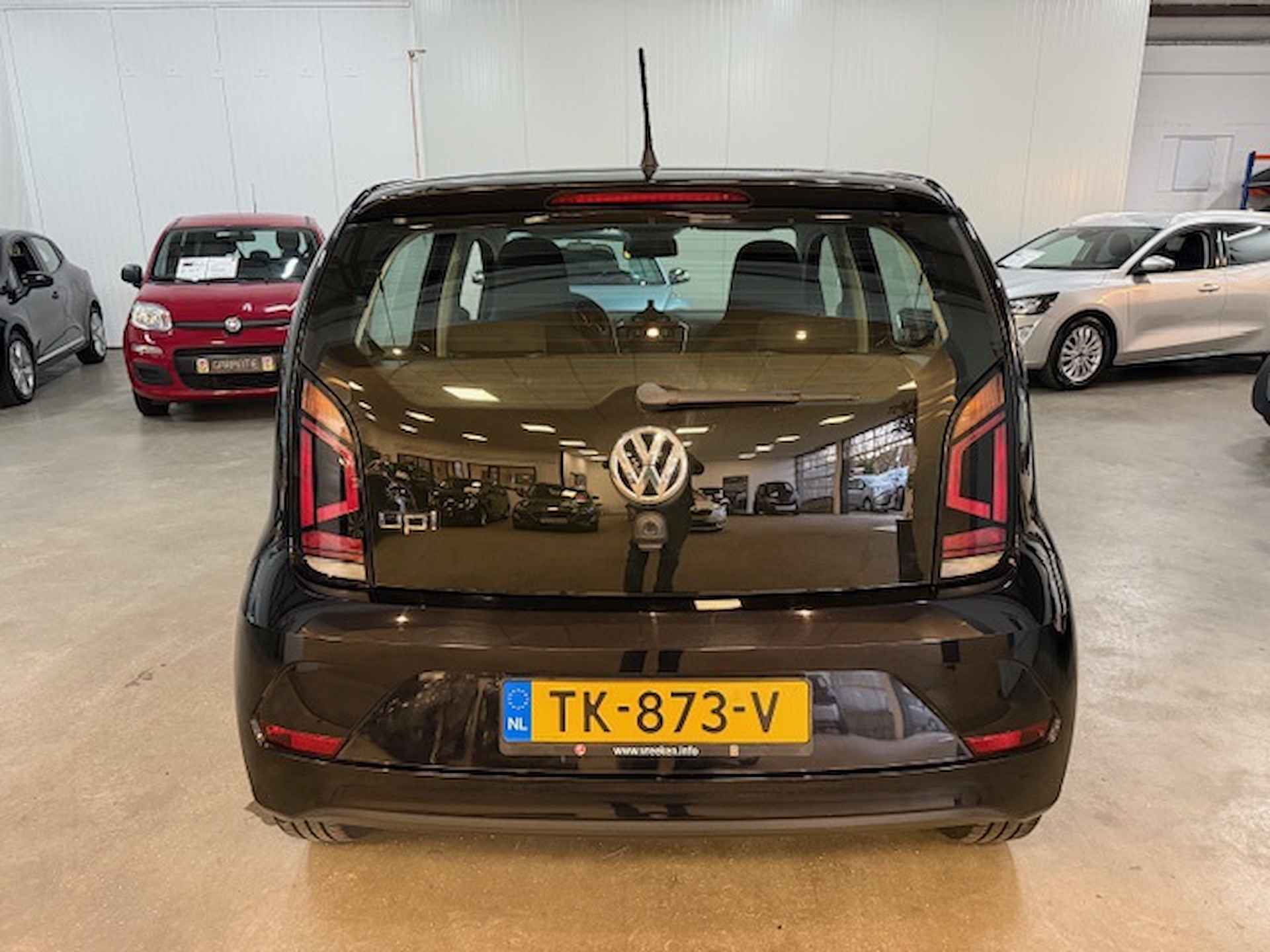 Volkswagen Up! 1.0 BMT move up! - 6/13