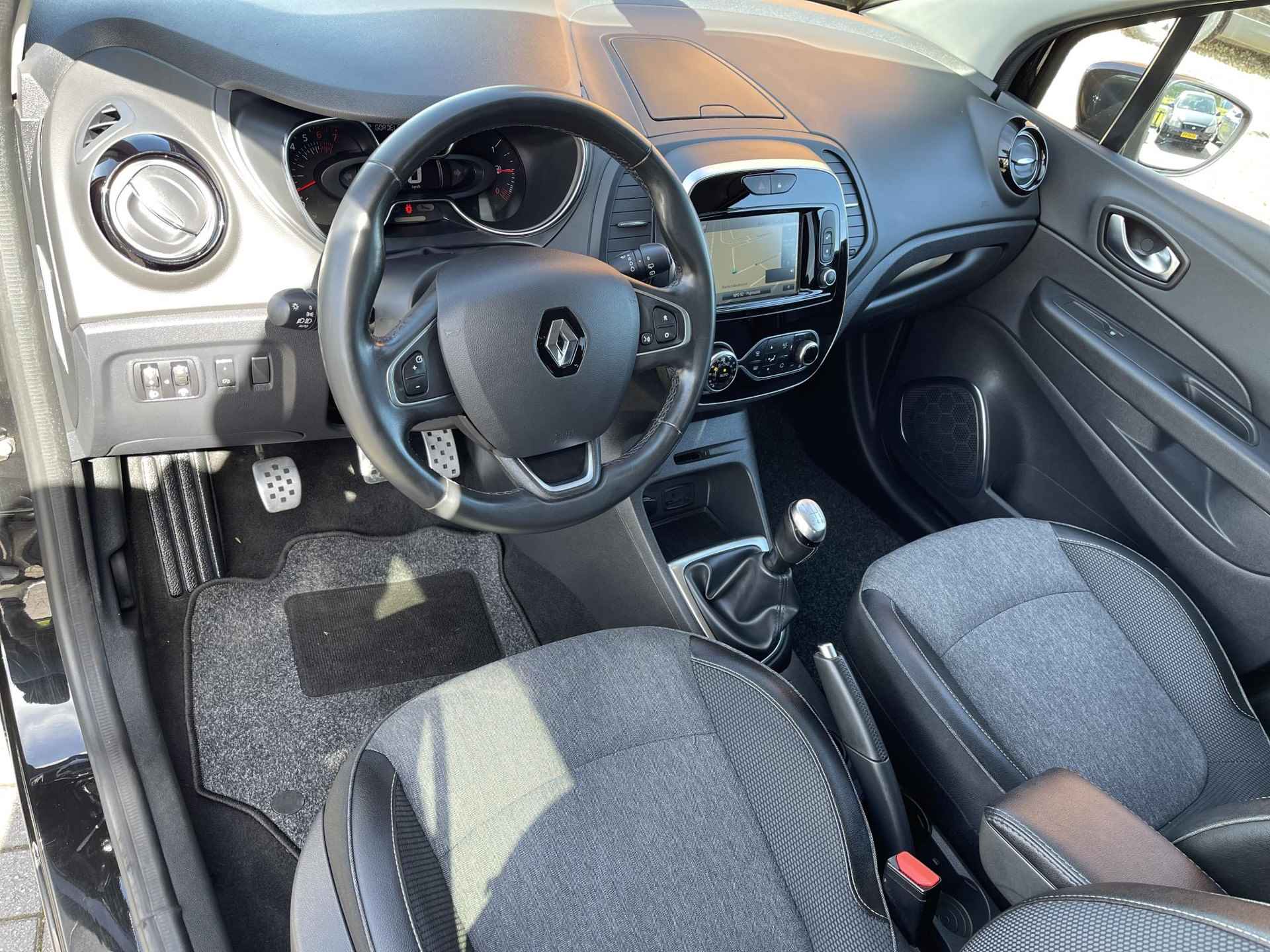 Renault Captur 0.9 TCe Intens | Navigatie | Camera | Apple Carplay/Android Auto | Keyless Entry | Park. Sensoren | Cruise & Climate Control | Rijklaarprijs! - 10/26