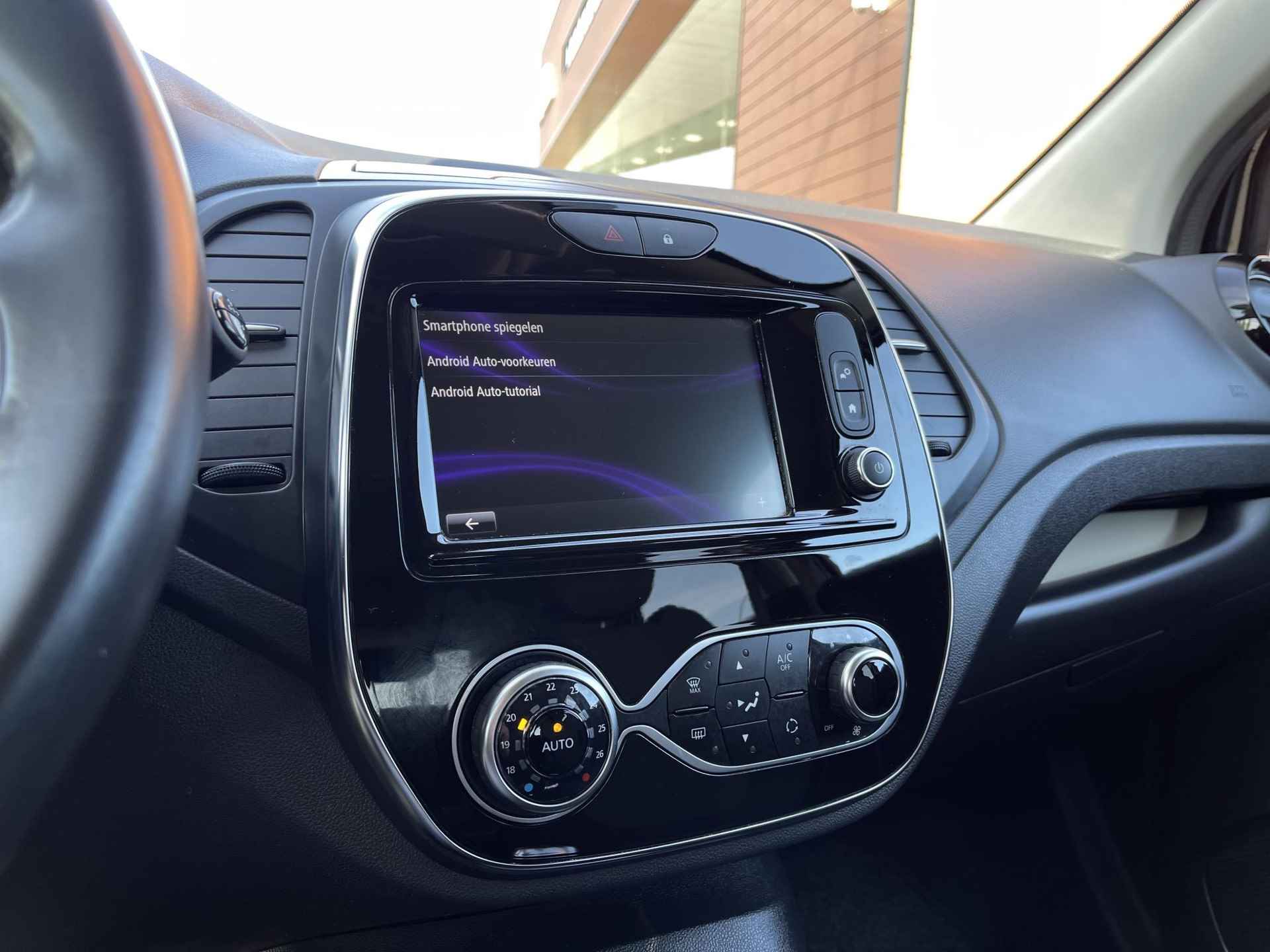 Renault Captur 0.9 TCe Intens | Navigatie | Camera | Apple Carplay/Android Auto | Keyless Entry | Park. Sensoren | Cruise & Climate Control | Rijklaarprijs! - 18/26