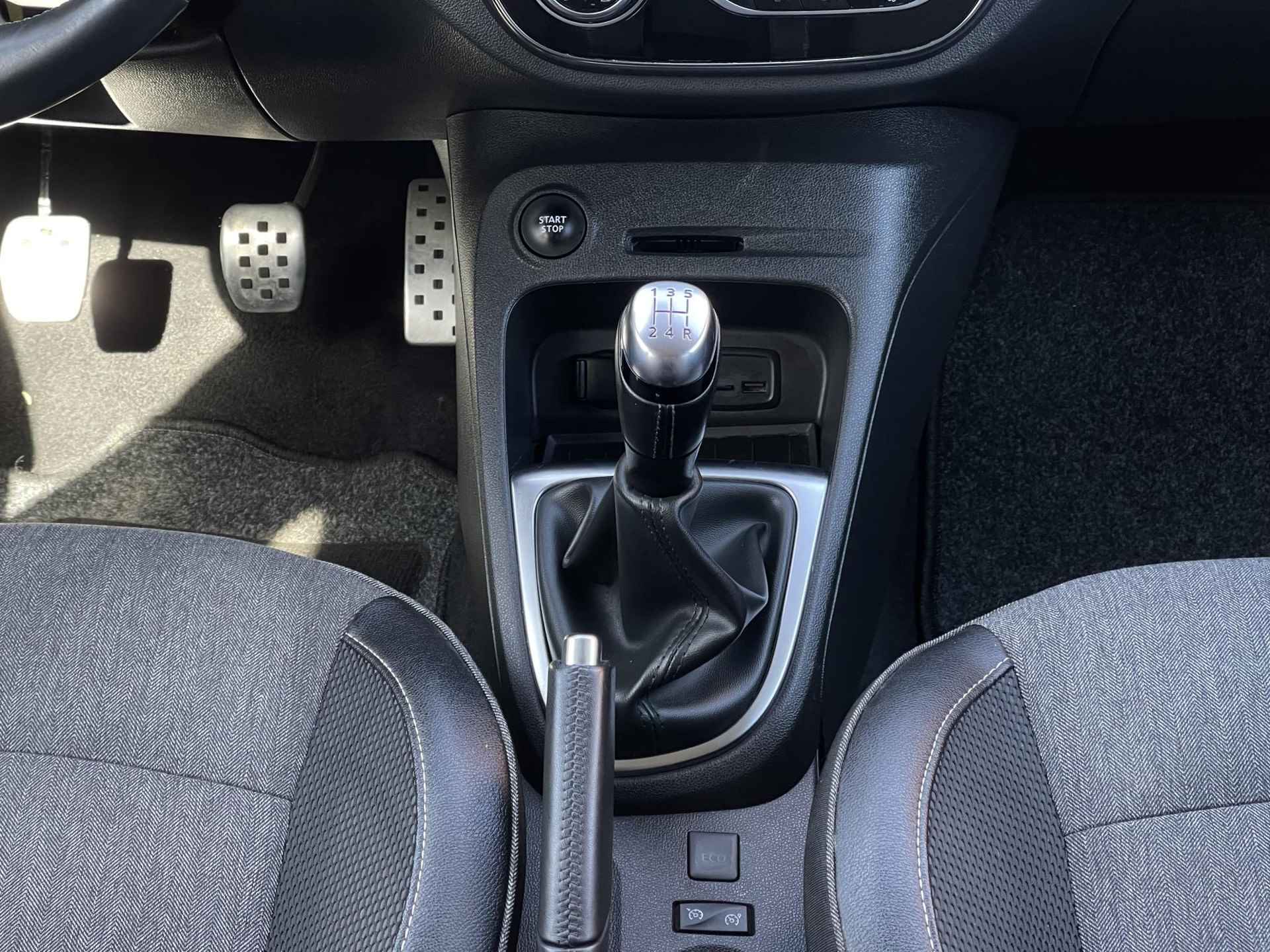 Renault Captur 0.9 TCe Intens | Navigatie | Camera | Apple Carplay/Android Auto | Keyless Entry | Park. Sensoren | Cruise & Climate Control | Rijklaarprijs! - 20/26