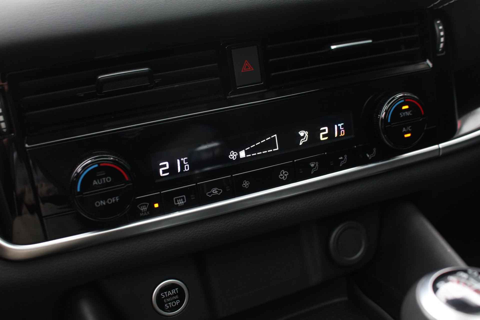 Nissan Qashqai 1.3 MHEV N-CONNECTA MT 140pk | Navigatie | Panoramadak | 360 camera | Apple Carplay & Android Auto - 25/38