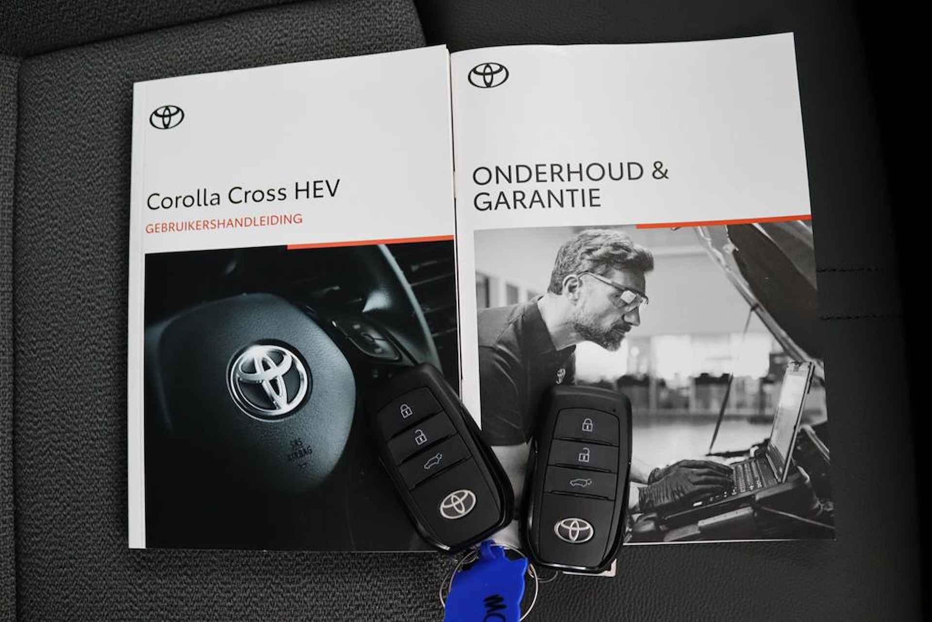 Toyota Corolla Cross Hybrid 140 Style | Premium Pakket | Stuur en Stoelverwarming | Alcantara/ stof bekleding | 10 Jaar Garantie | - 24/41