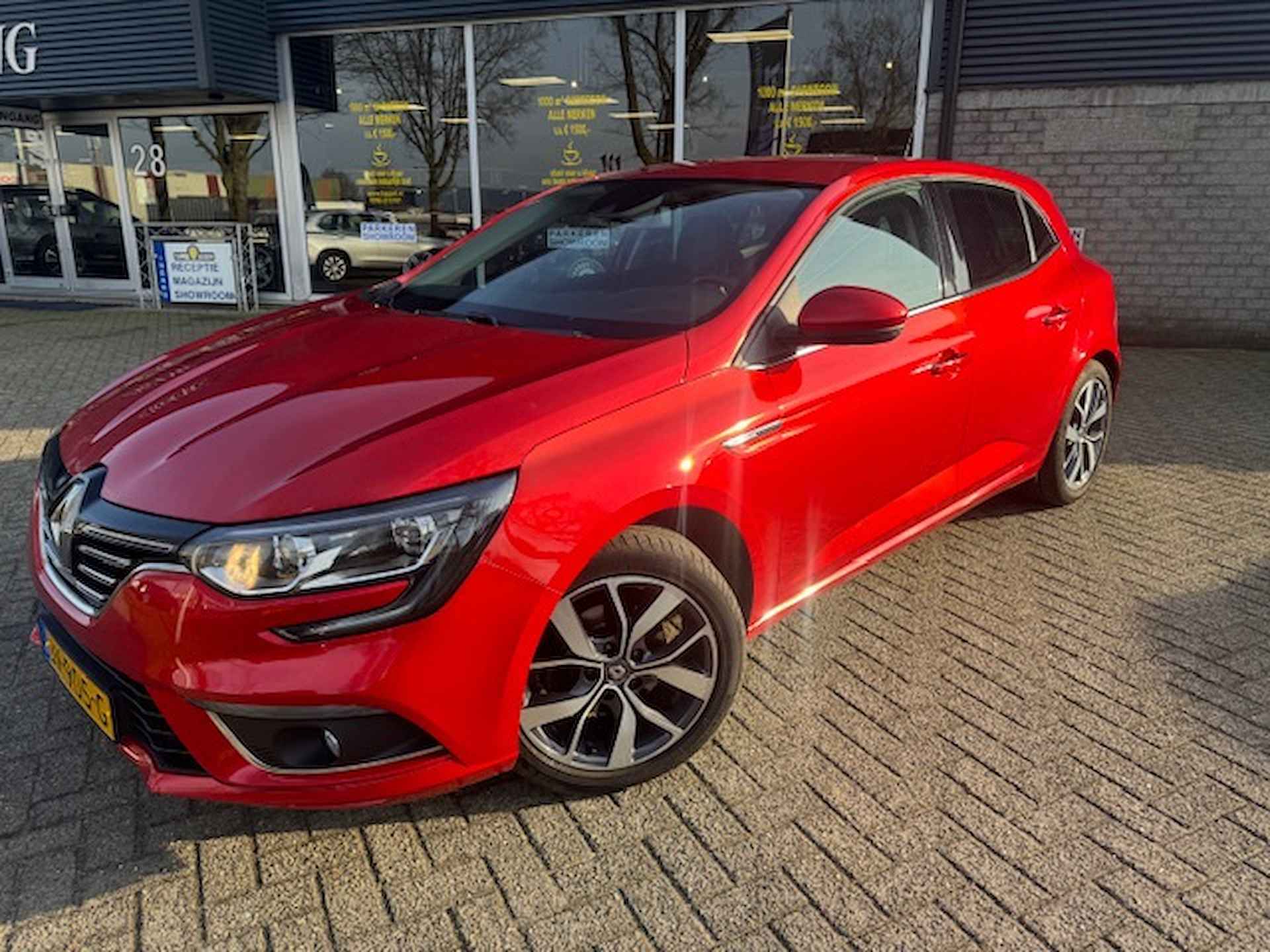 Renault Mégane TCe 130Pk Bose/ Trekhaak/ Climate/ Groot navi/ Multi sense/ NAP!