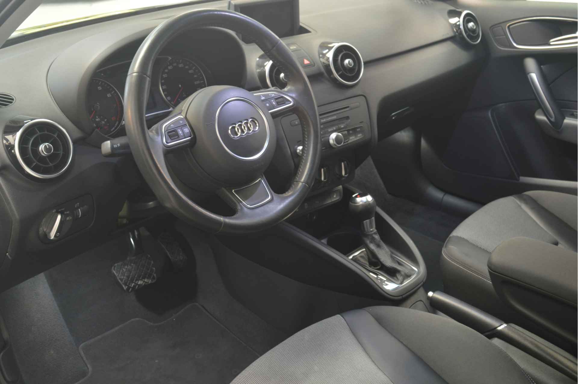 Audi A1 1.4 TFSI Ambition Pro Line Business // AUTOMAAT // 86.000 km // AIRCO // PANO // PDC V&A // NAVI // - 8/30