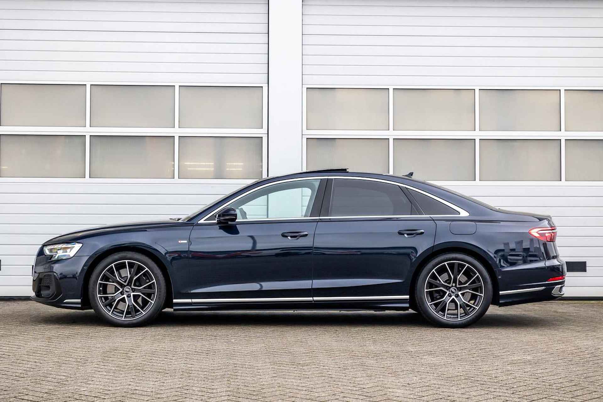 Audi A8 60 TFSIe 462pk Quattro S-Line | Head-up Display | Panoramadak | Digital Matrix LED - 10/55