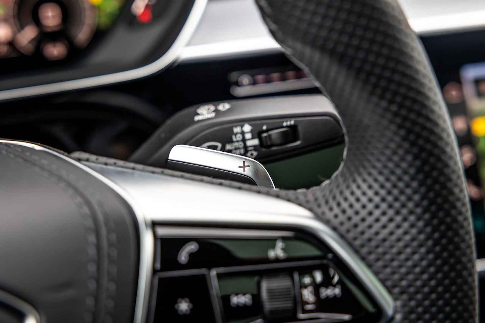 Audi A8 60 TFSIe 462pk Quattro S-Line | Head-up Display | Panoramadak | Digital Matrix LED - 32/55