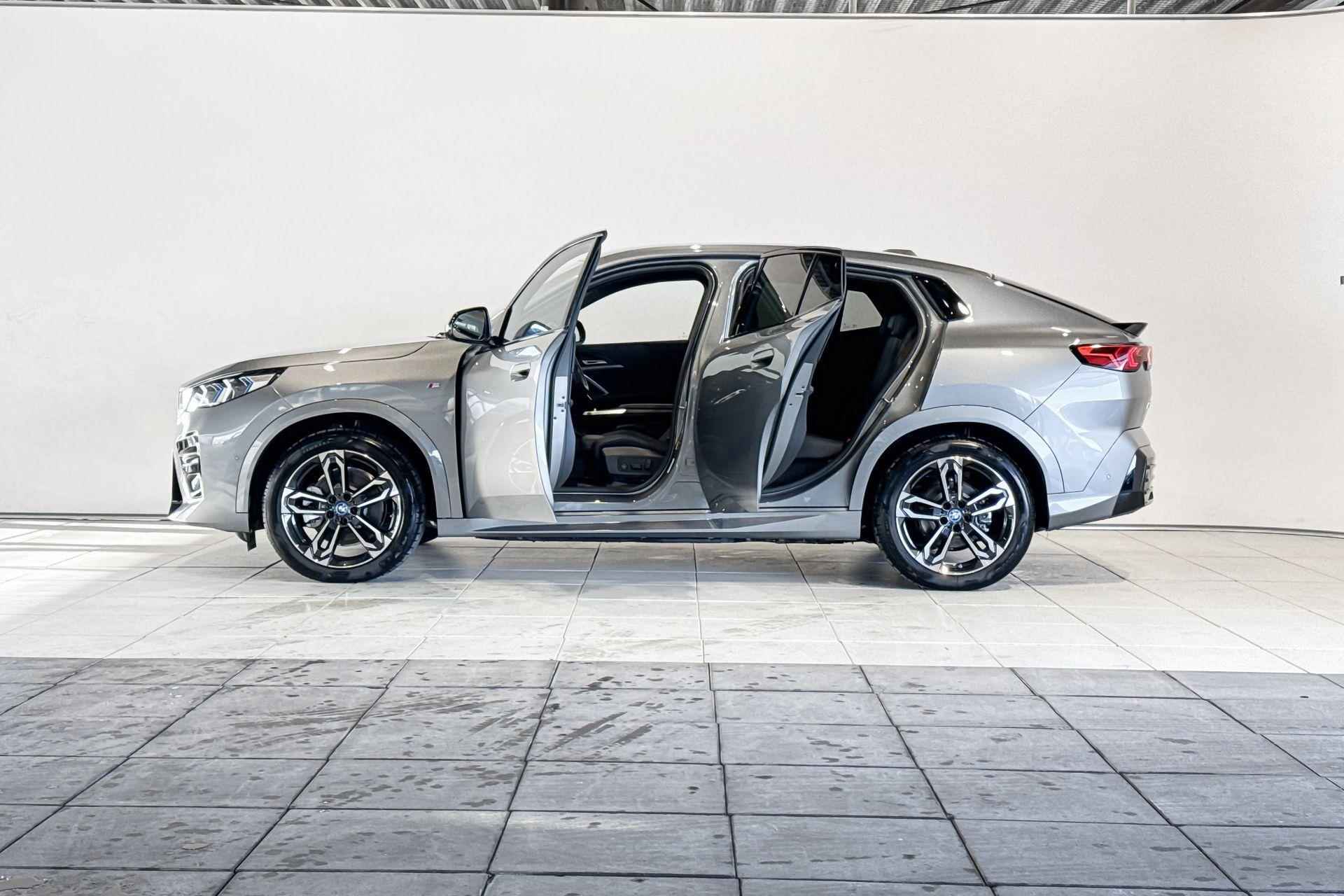 BMW iX2 xDrive30 M Sportpakket - 3/20