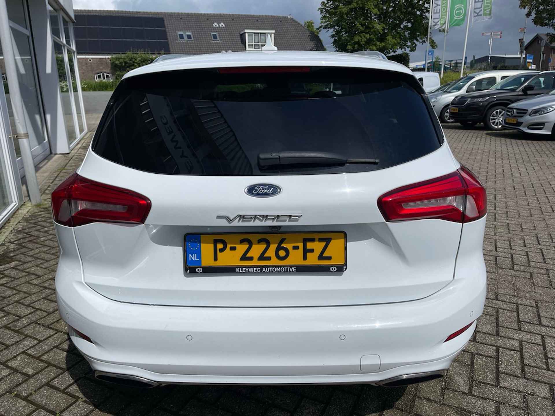 Ford Focus Wagon 1.5 EcoB. Vignale, Aut, Nav, Carplay, 18"inch - 8/28