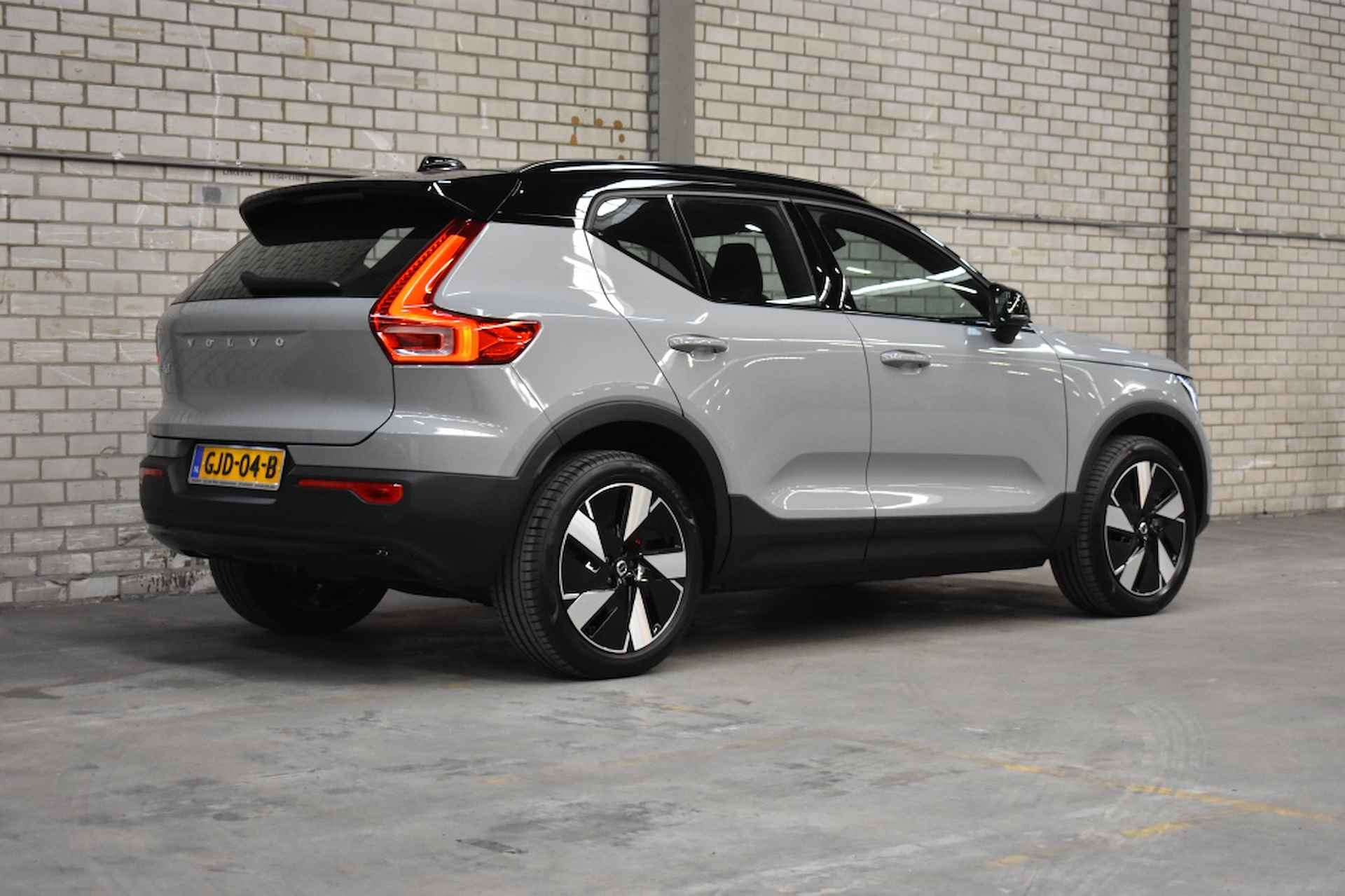 Volvo EX40 Single Extended Range Plus 252pk/82kWh | Climate | Harman/Kardon - 39/43