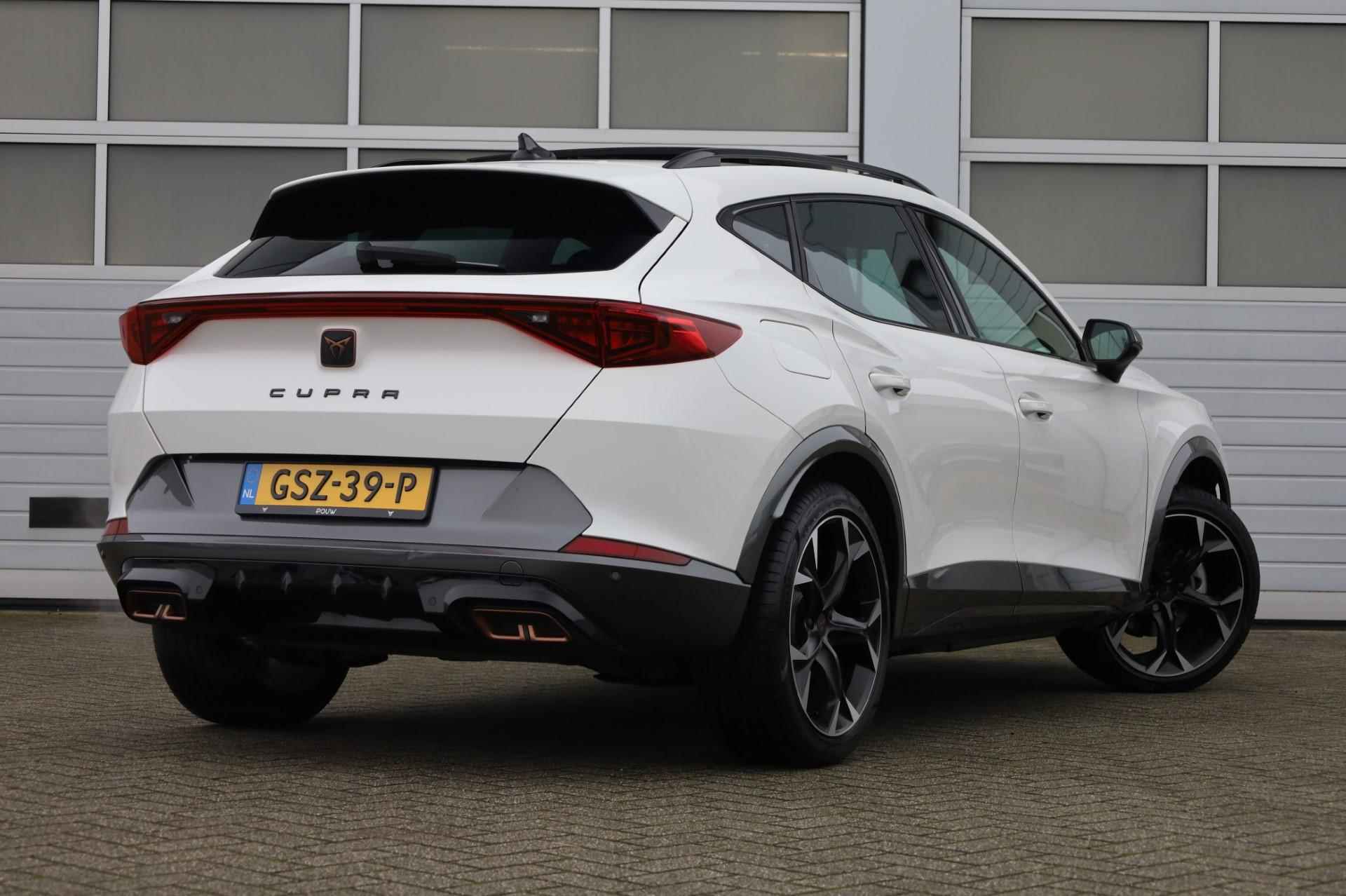 CUPRA Formentor 1.4 e-Hybrid 204pk DSG | SoH 100%| Panoramadak | Navigatie | Stoelverwarming | Achteruitrijcamera - 2/48